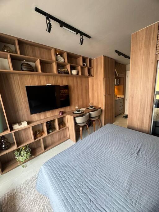 Apartamento Lindo Apto Studio Na R Augusta Para 3 Pessoas, Com Estacionamento! *