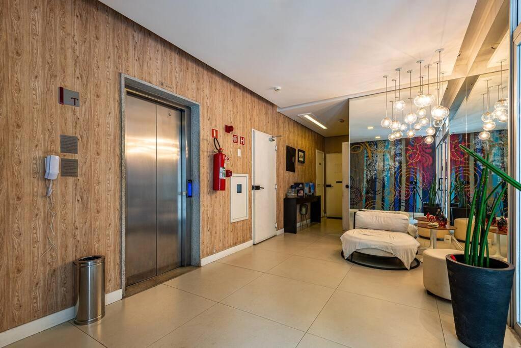 Apartamento Lindo Apto Studio Na R Augusta Para 3 Pessoas, Com Estacionamento! *