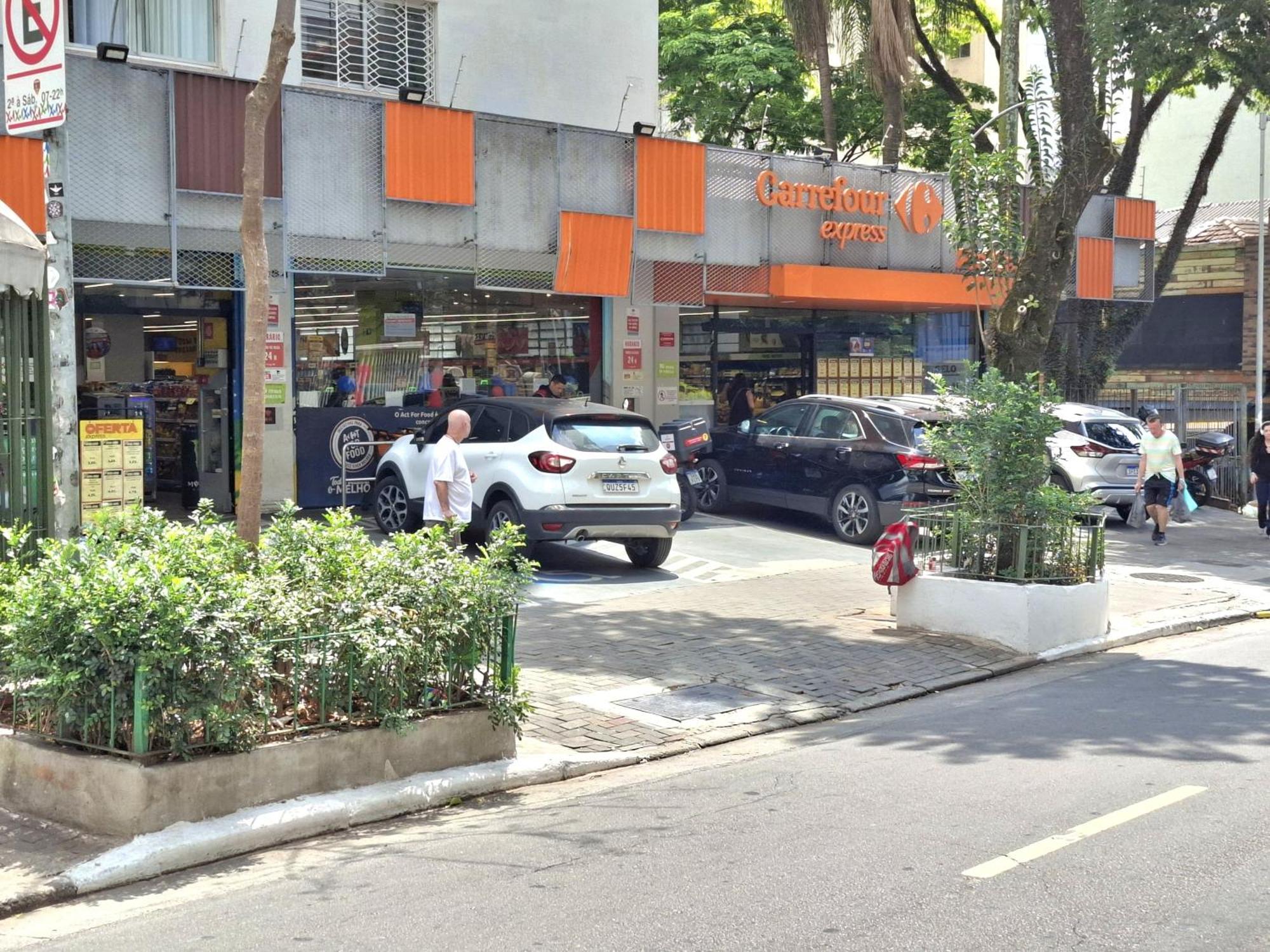 Ap 313 - A Poucos Passos Da Avenida Paulista! * Sao Paulo