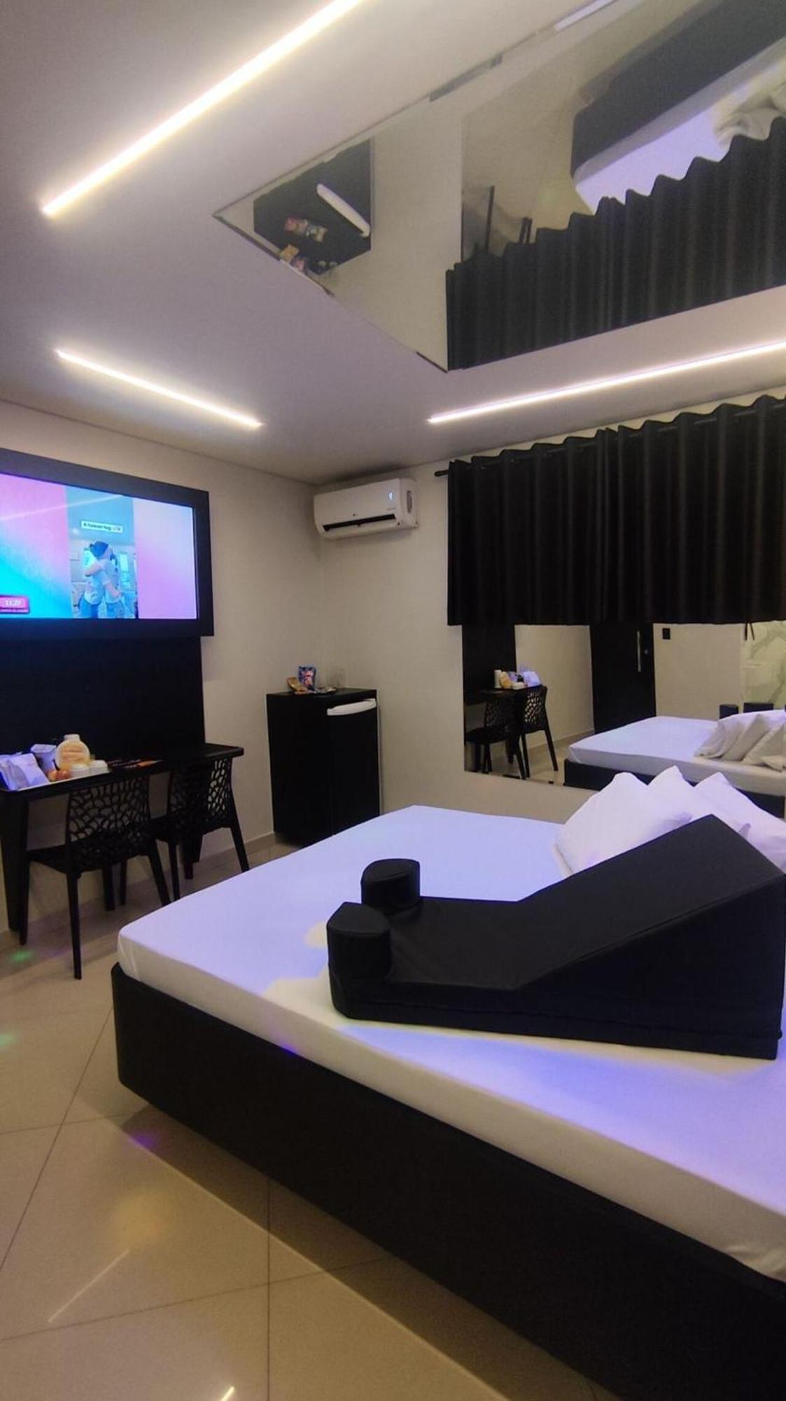 Marselha 2 Love hotel