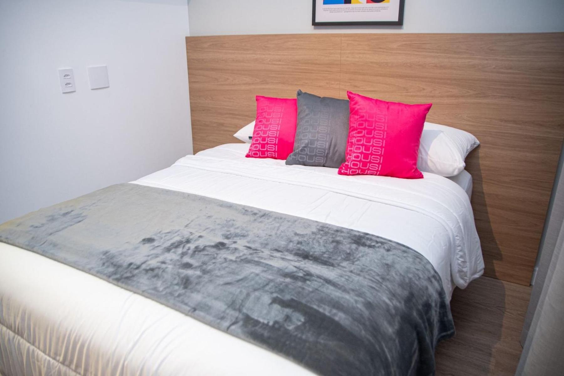 Apartemen On Alvorada By Housi