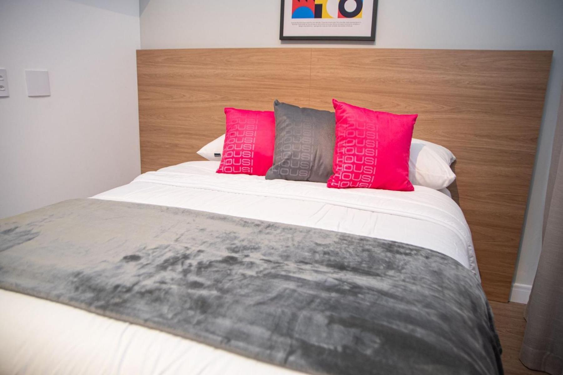 On Alvorada By Housi Apartemen