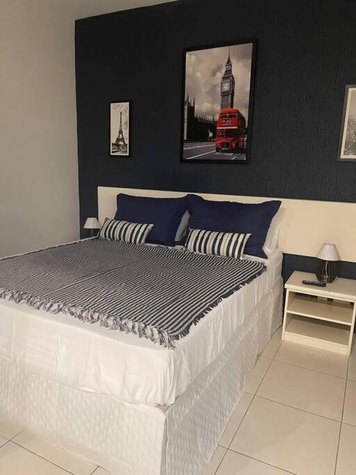 Flat Moema Com Varanda,lazer,servicos E Vaga