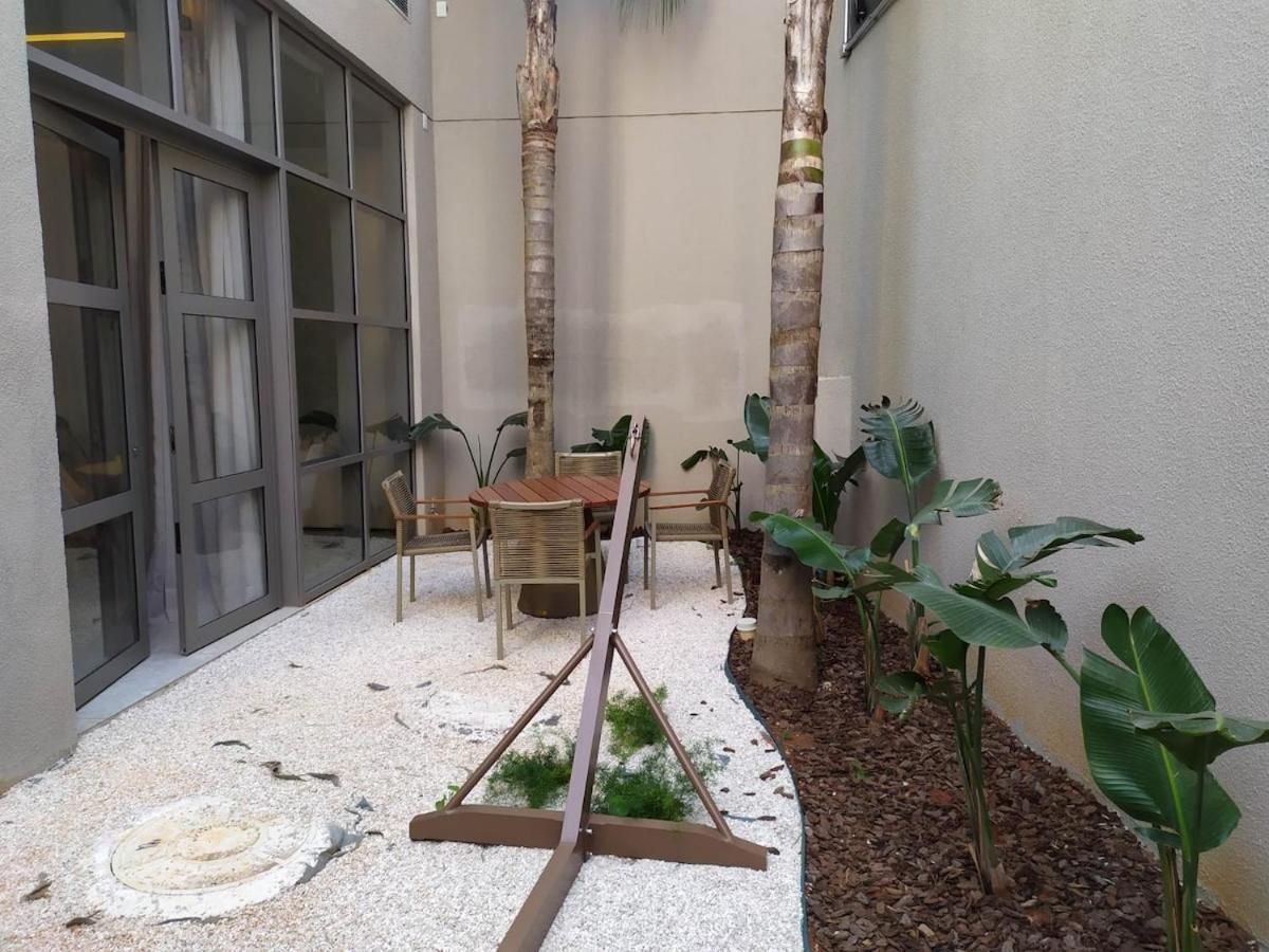 Fl1705 | Ape Na Faria Lima C/ Piscina Academia Metro Daire *