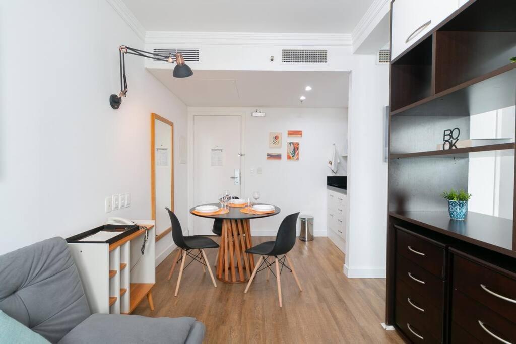 Lindo Flat Em Pinheiros Na Rua Oscar Freire E Proximo Hospital Clinicas * Sao Paulo