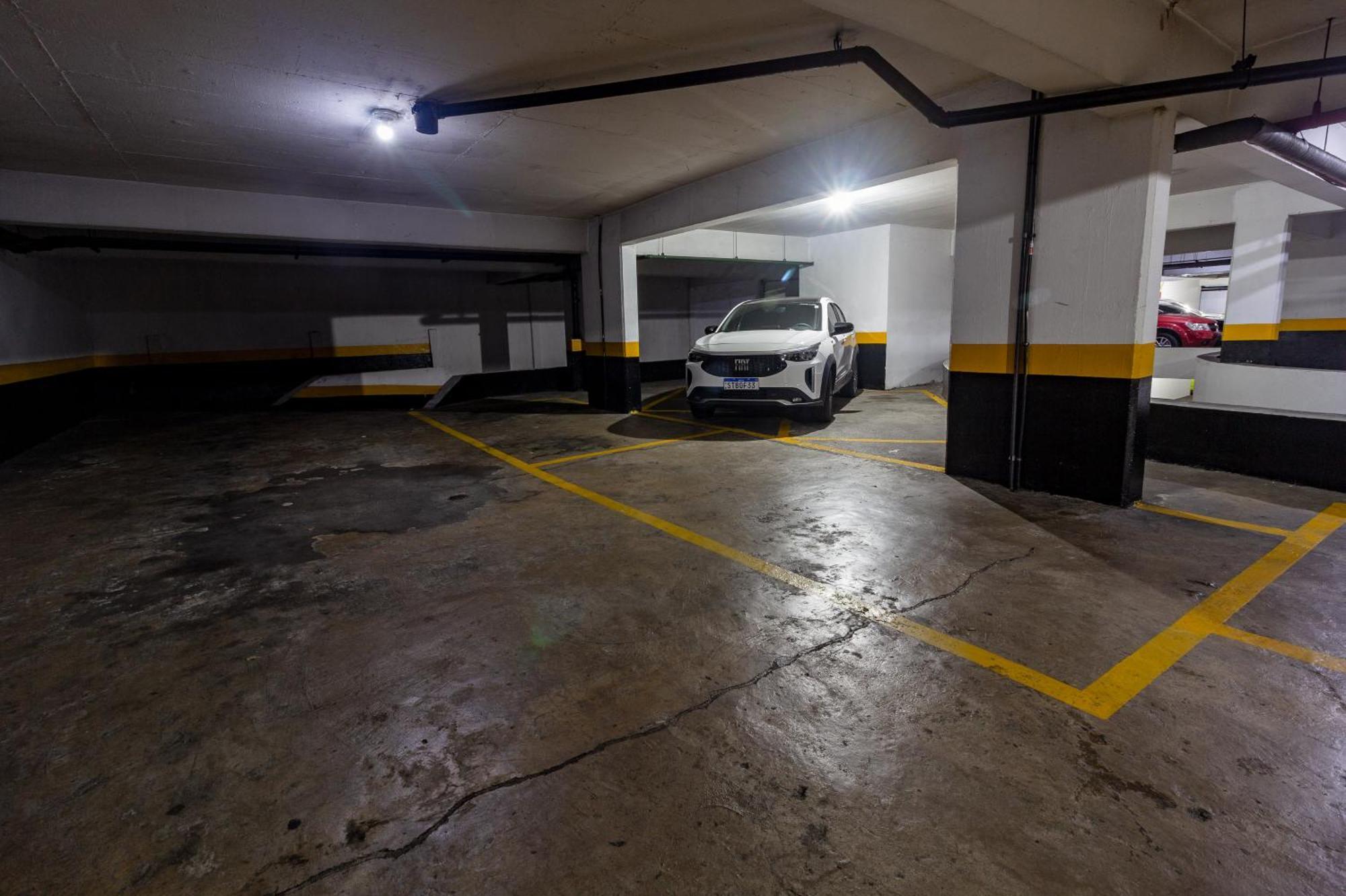 Moema 1 1vaga C/servicos Daire Sao Paulo