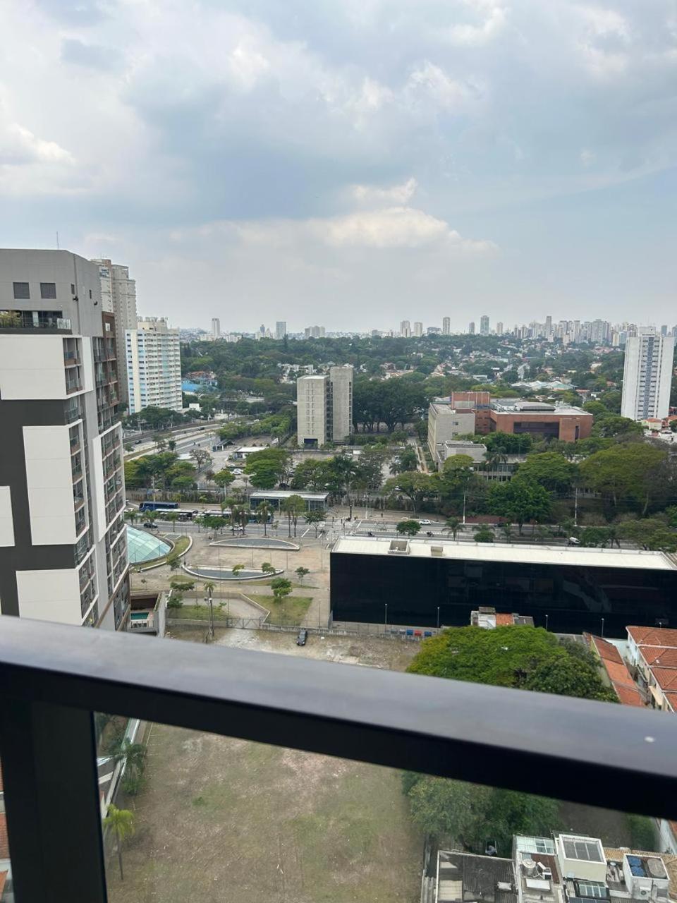 No Brooklin Ao Lado Metro Apartemen Sao Paulo