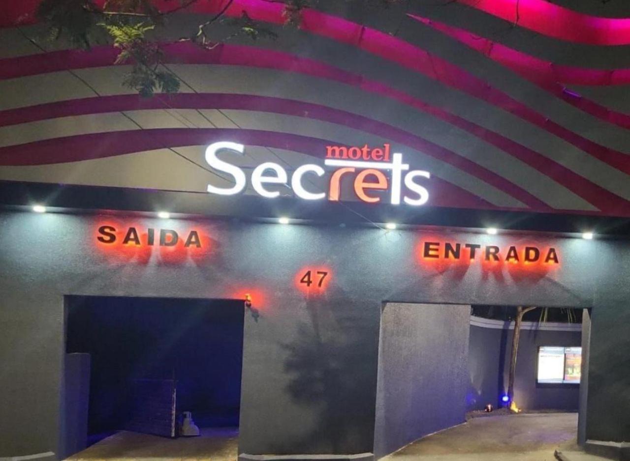 Yetişkin Oteli Secrets