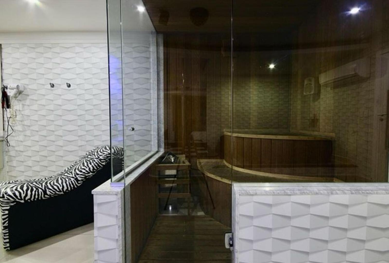 Secrets 6 Love hotel *
