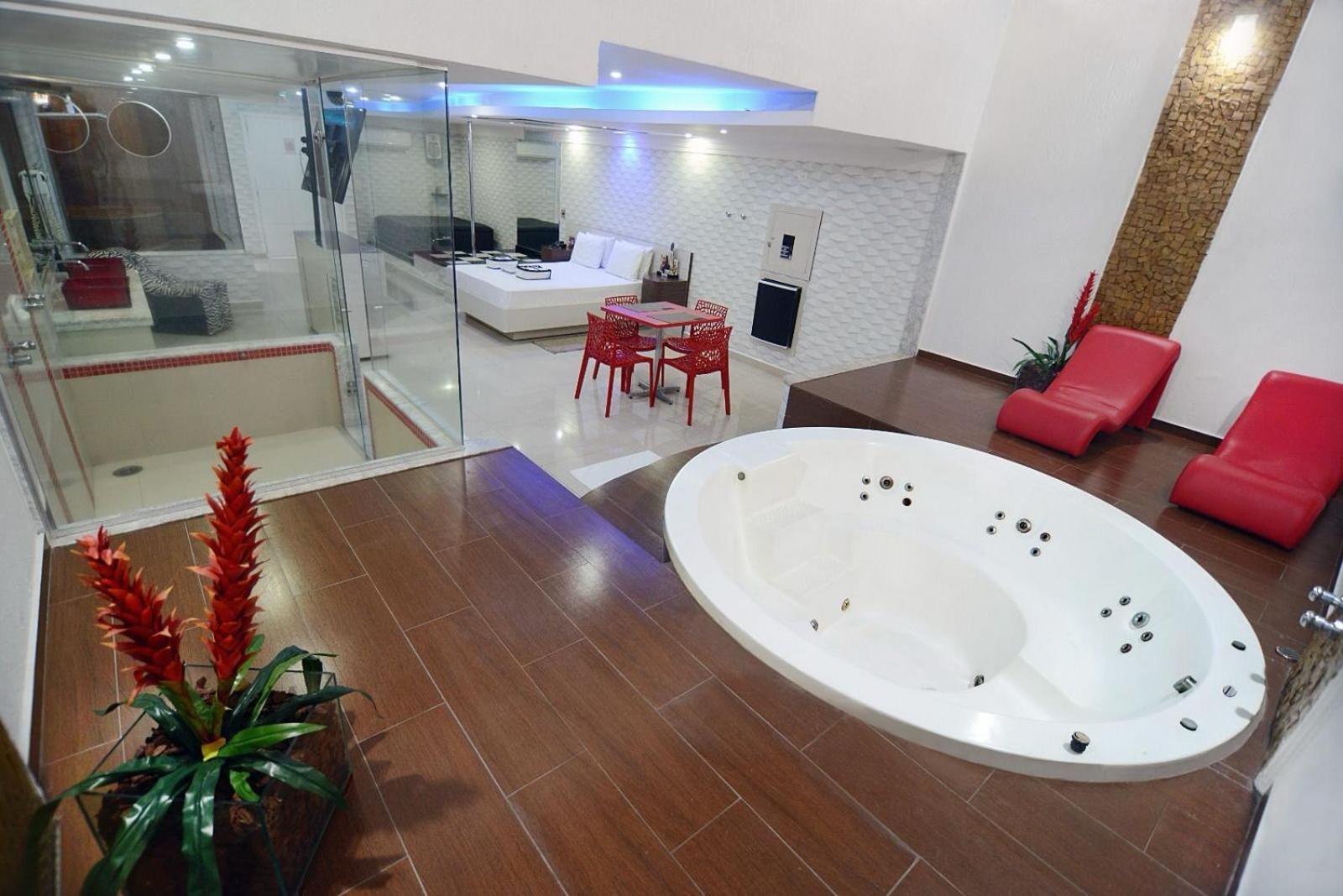 Secrets 6 *