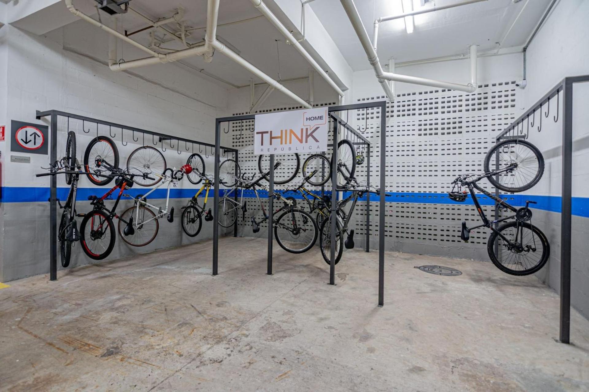 By Dh: Com Coworking Prox. Ao Mackenzie Daire *