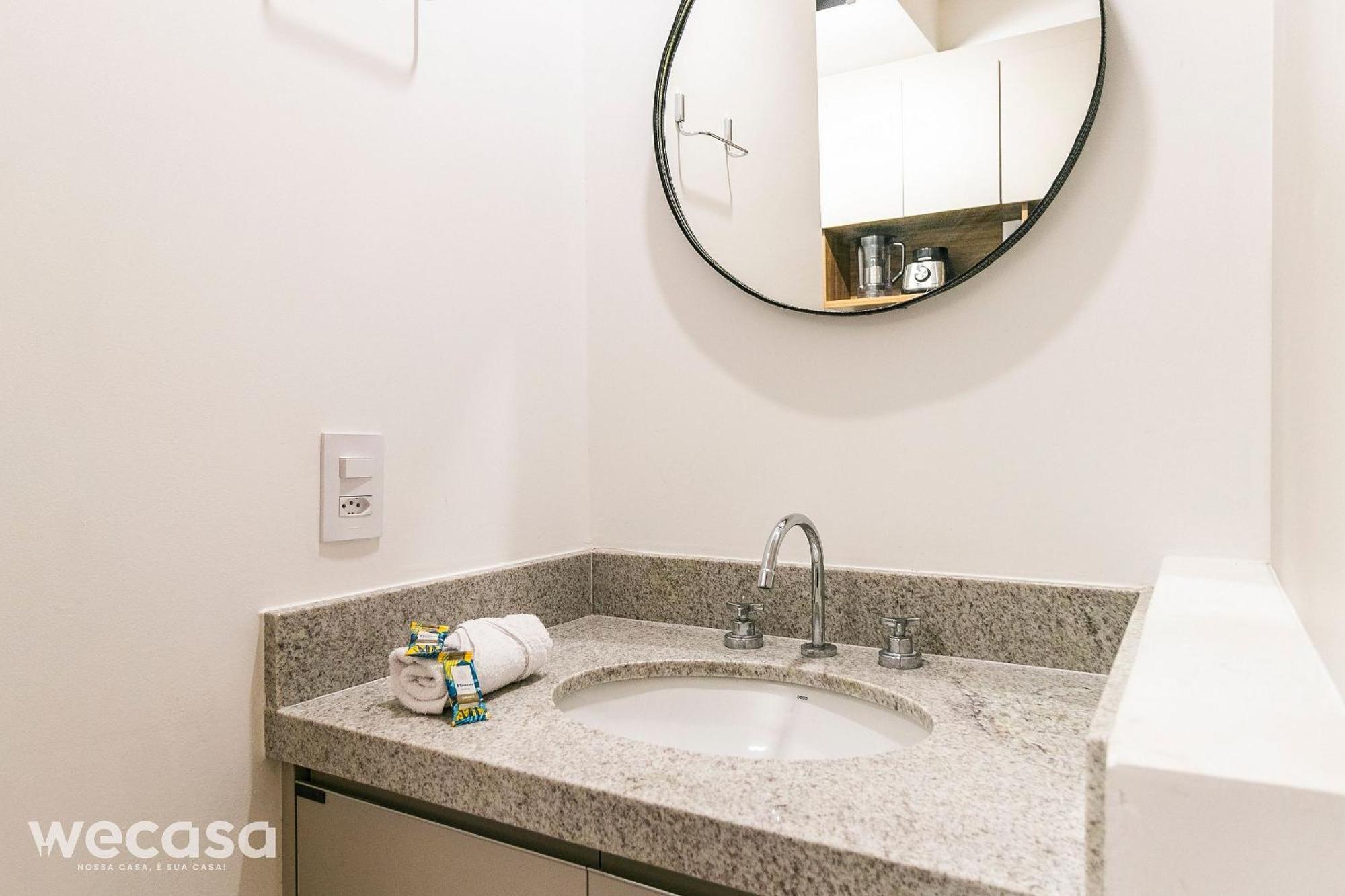 Apartamento Metro Liberdade - C/ Vaga, Ar E Piscina *