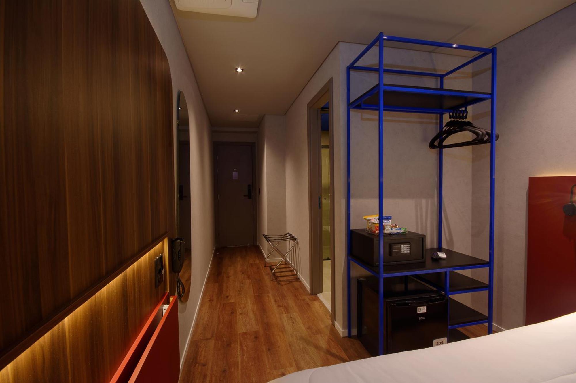 Golden Tower Express Nacoes Unidas By Fenix Hotel 3*