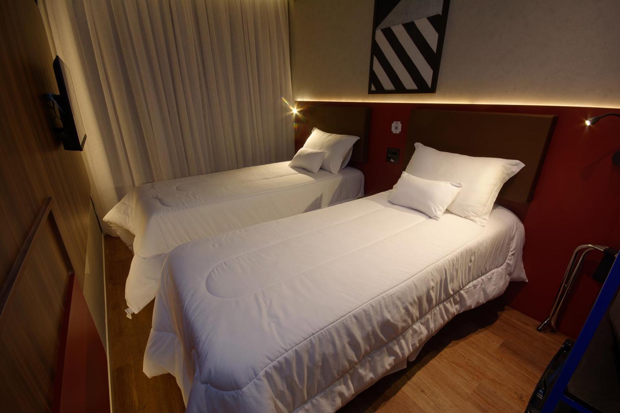 Golden Tower Express Nacoes Unidas By Fenix