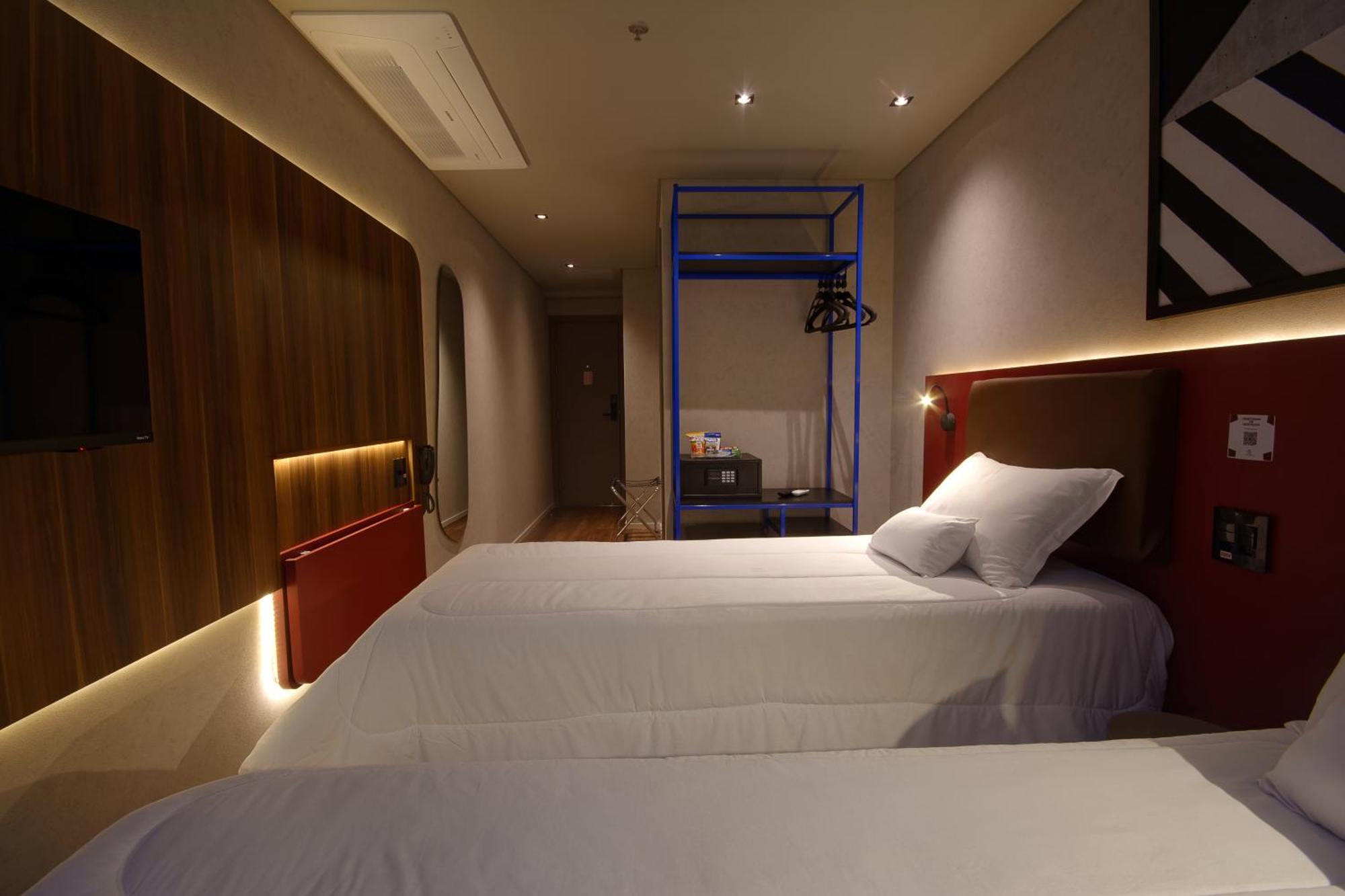 Golden Tower Express Nacoes Unidas By Fenix Hotel 3*