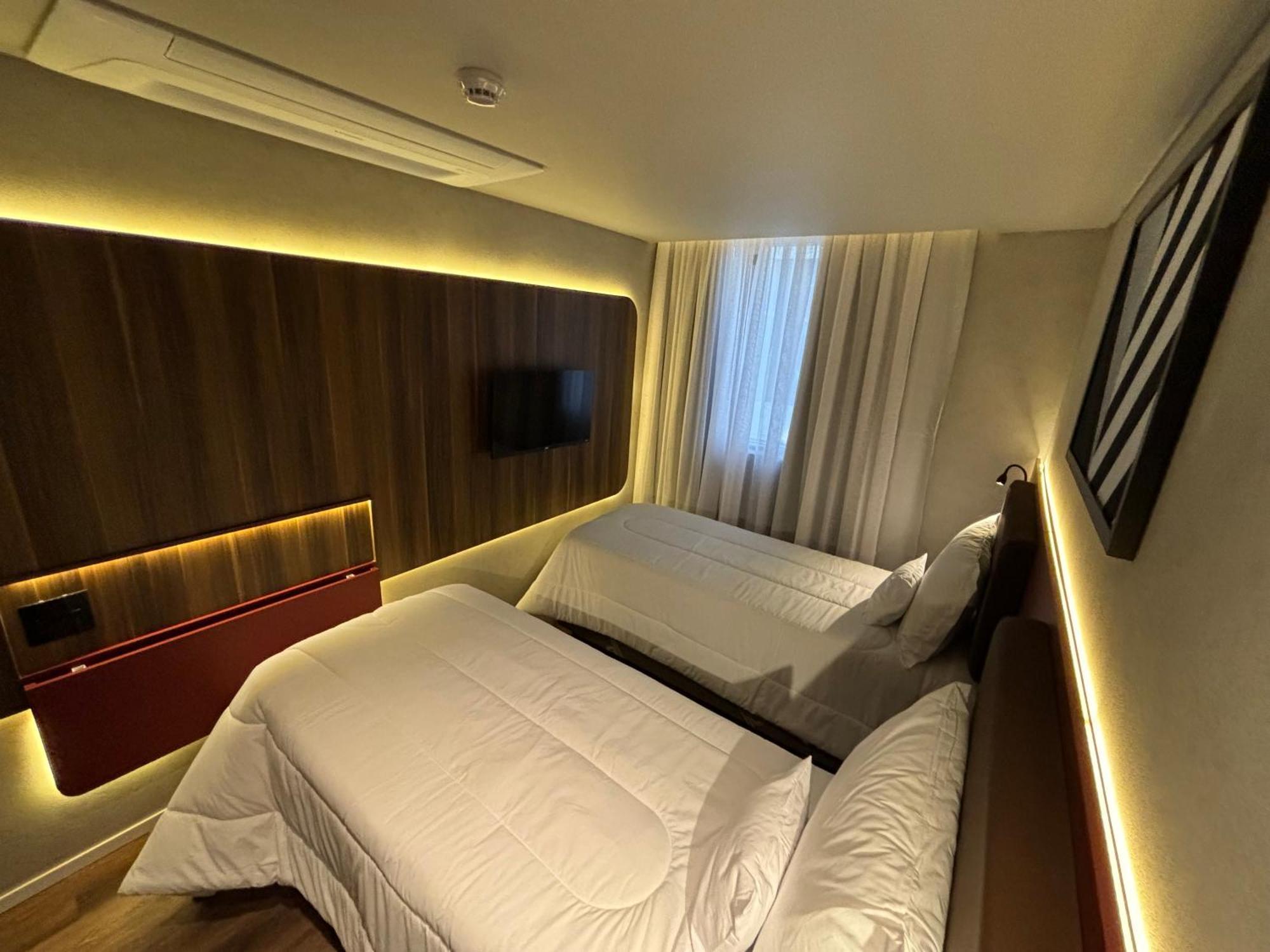 Golden Tower Express Nacoes Unidas By Fenix Hotel 3*