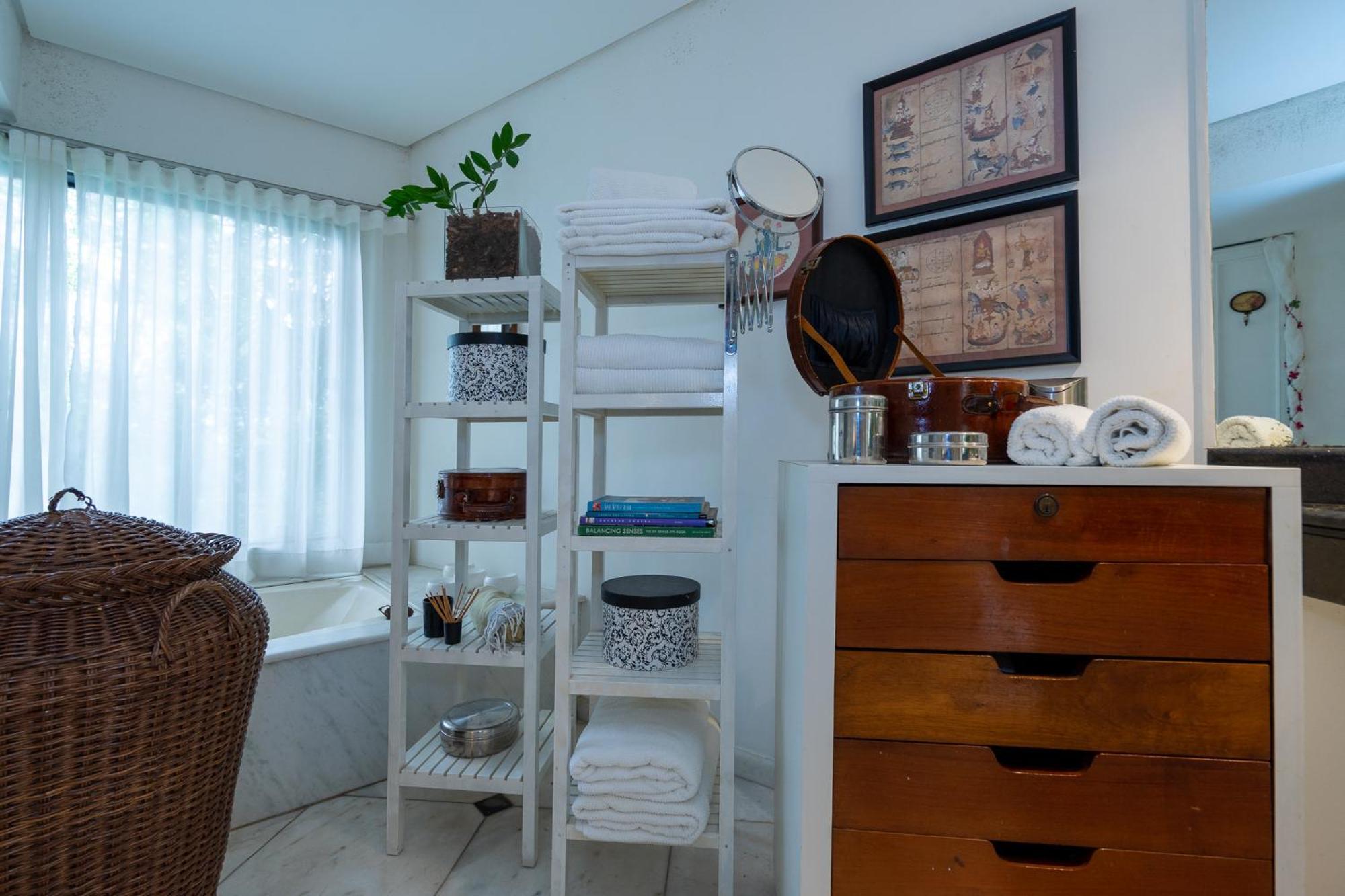 Linda Casa Em Rua Fechada Com Vista Proxima Ao Shopping Jardim Villa *