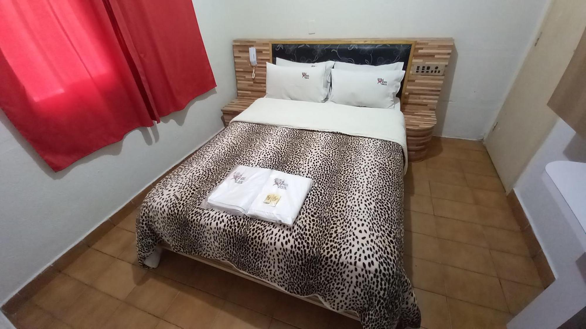 Hotel Lado Leste