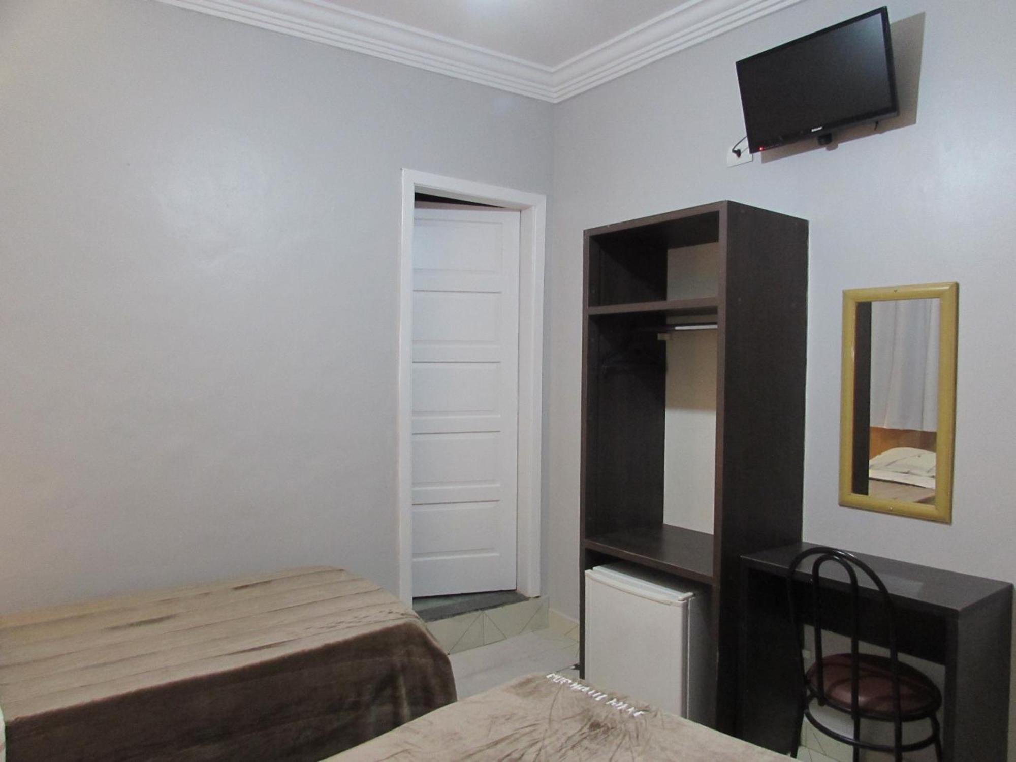 Hotel Tropicalia: Downtown Convenience With Parking