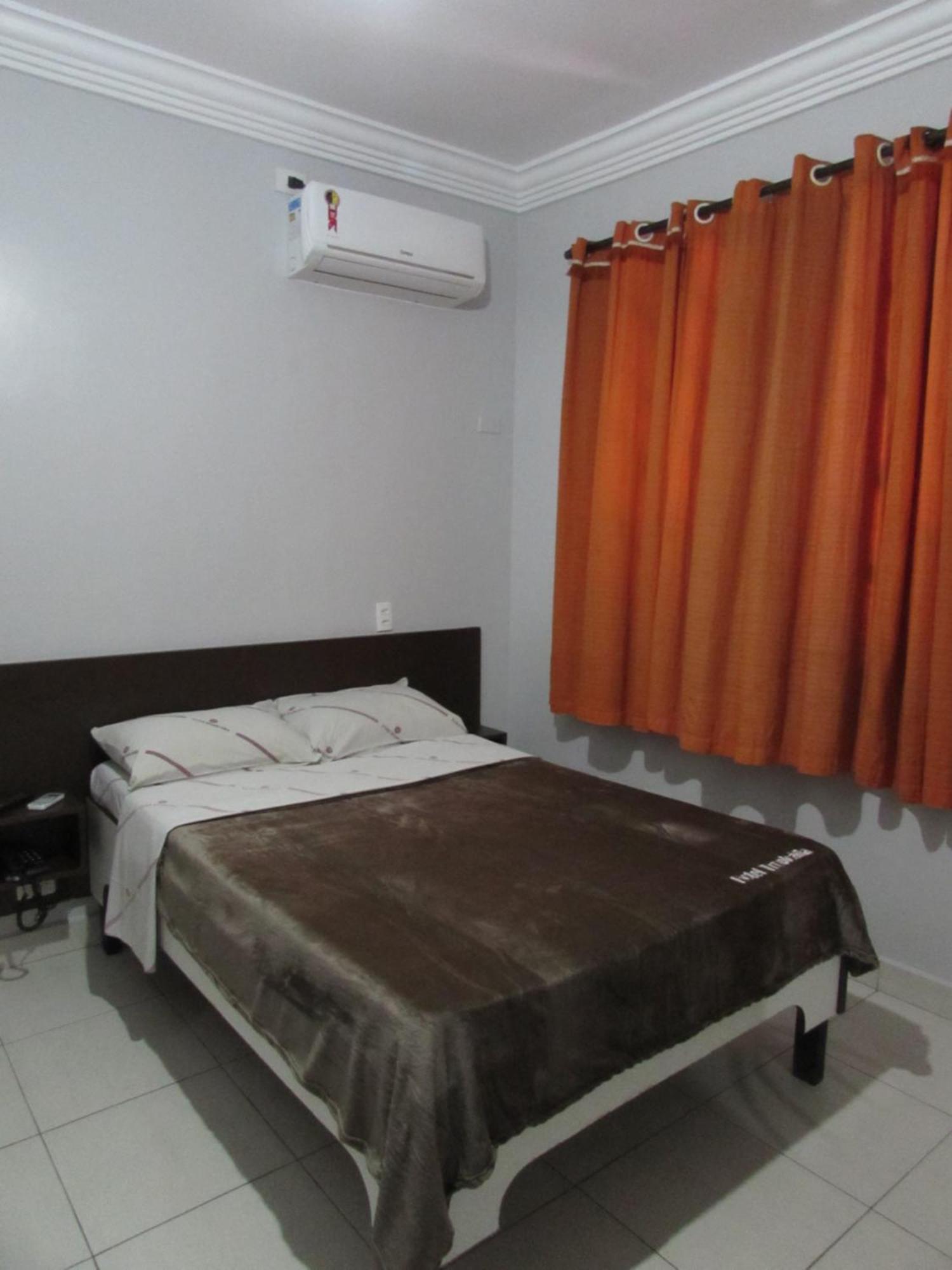 Tropicalia: Downtown Convenience With Parking 3*