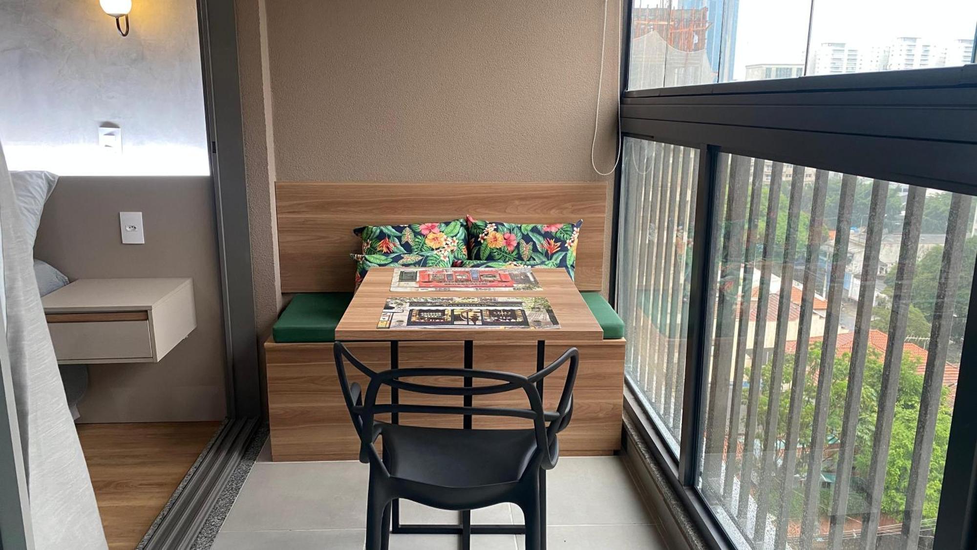 1012 Lux Allianz Park Apartment