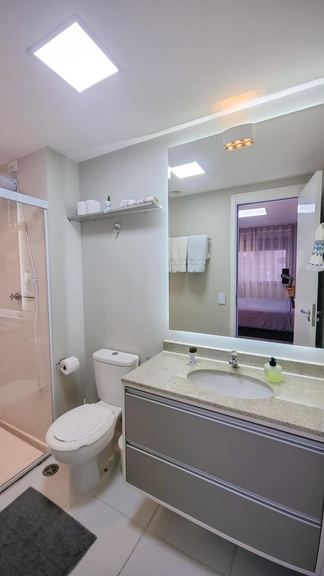 Dos Espelhos Ao Lado Do Metro Na Prudente Apartment