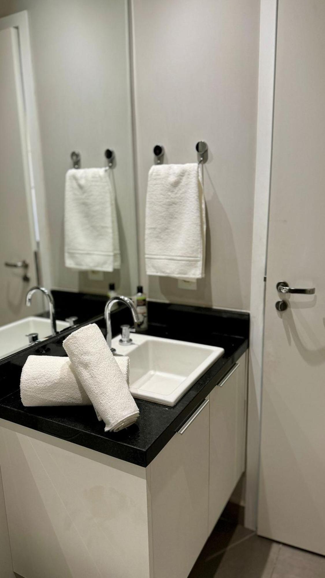 Moderno E Funcional Vn Capote Valente Apartment