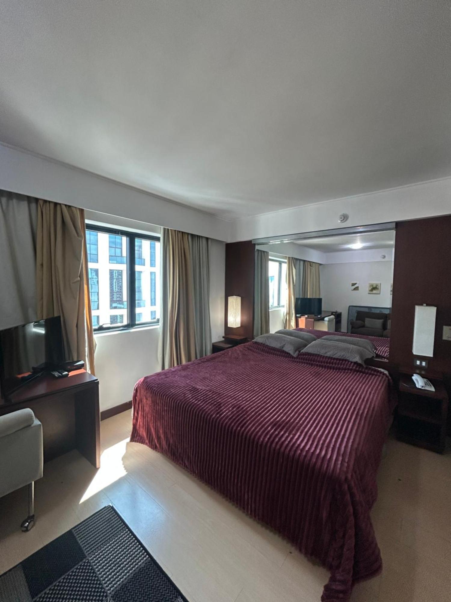 Flat Luxuoso Ibirapuera Moema 1810 *