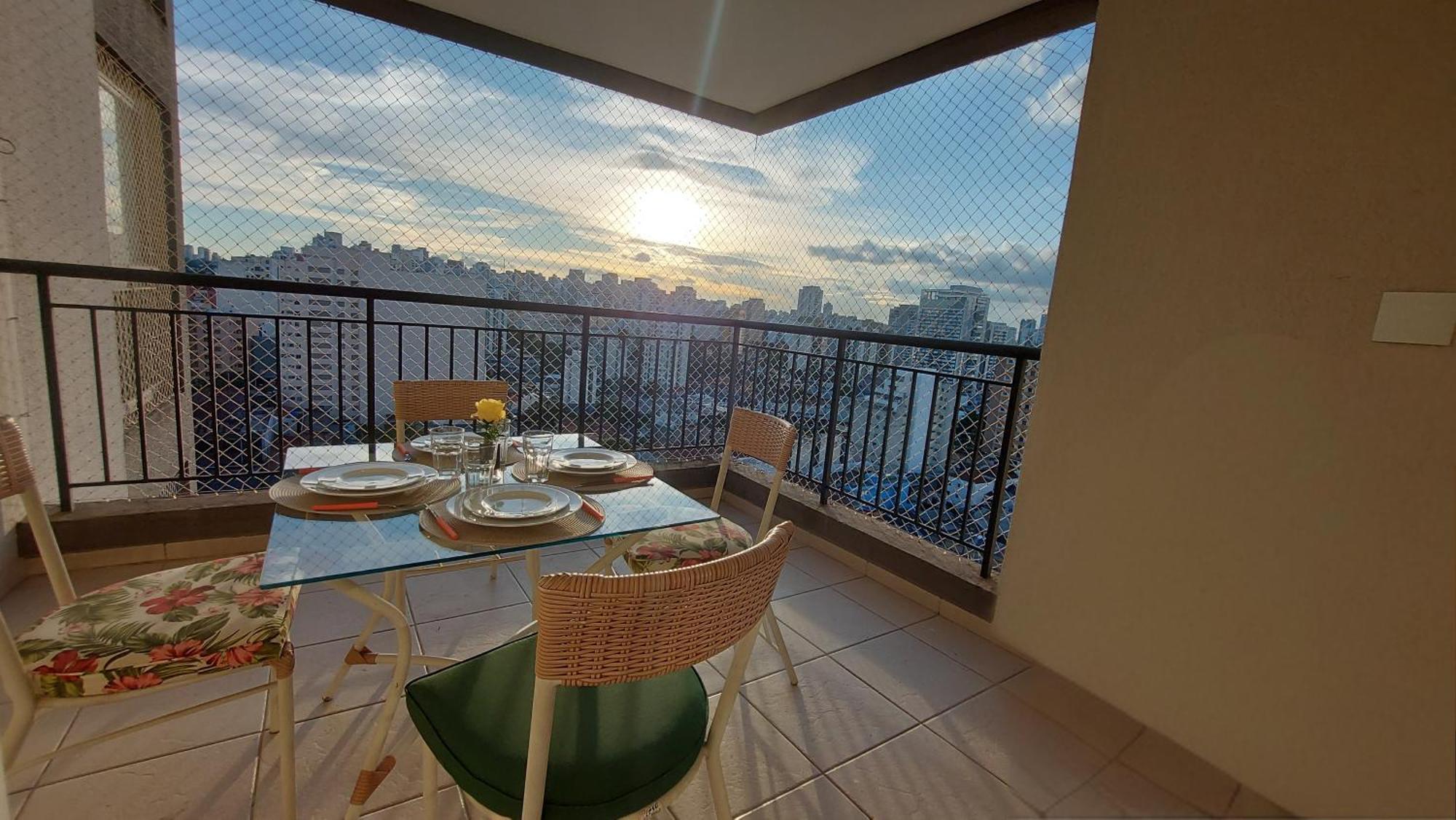 Piscina, Academia E Vaga | Brazilian Corner Apartment