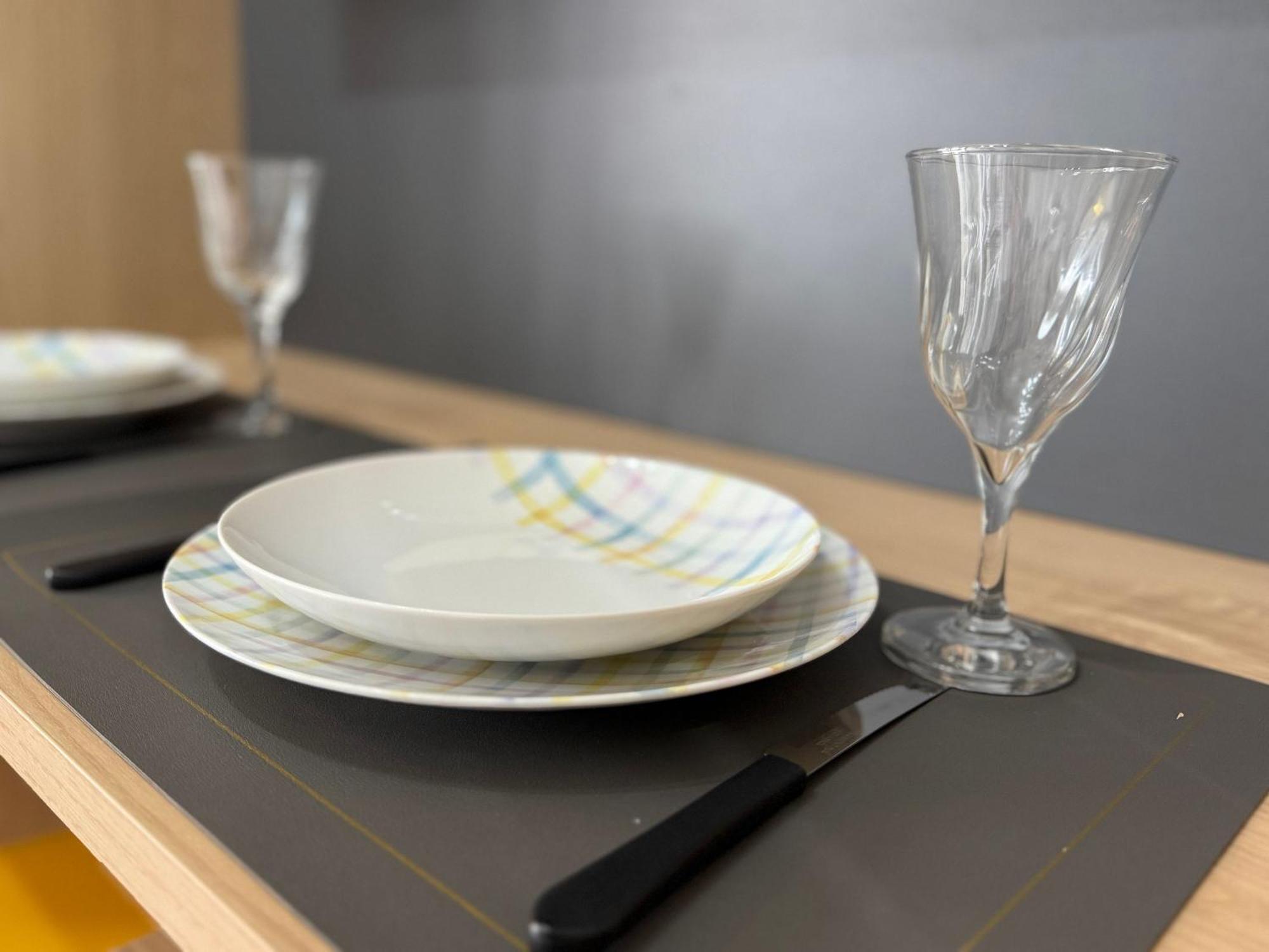 Proximo Ao Metro, Piscina, Areas Sociais, Lojas , Restaurantes, Cafe E Muito Mais... *
