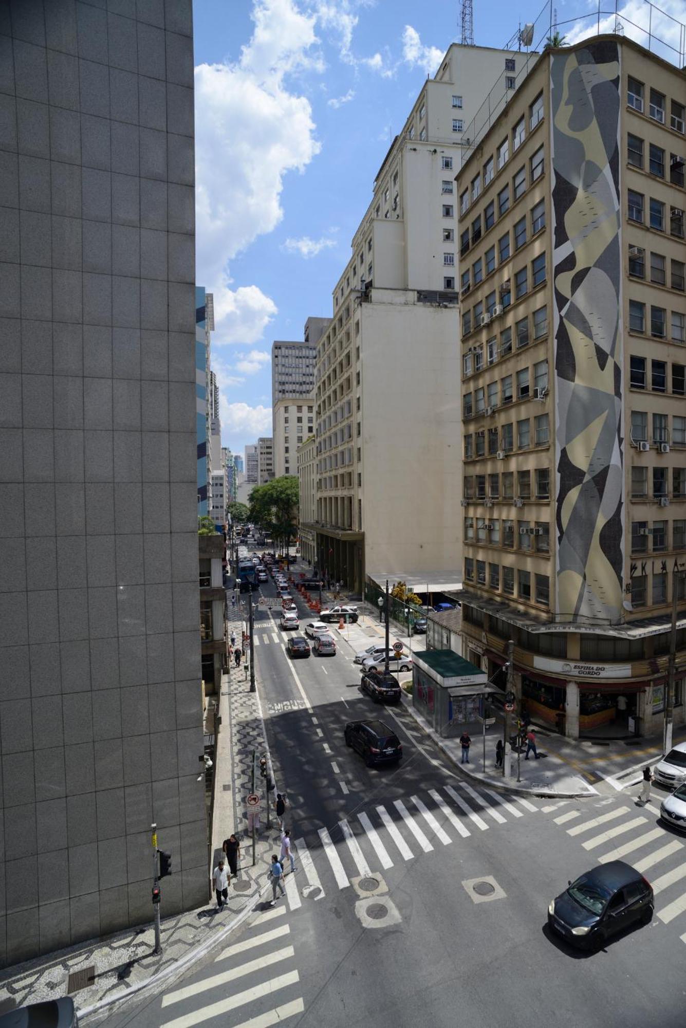 Khaki One - Poucos Passos Da Estacao Da Luz * Sao Paulo