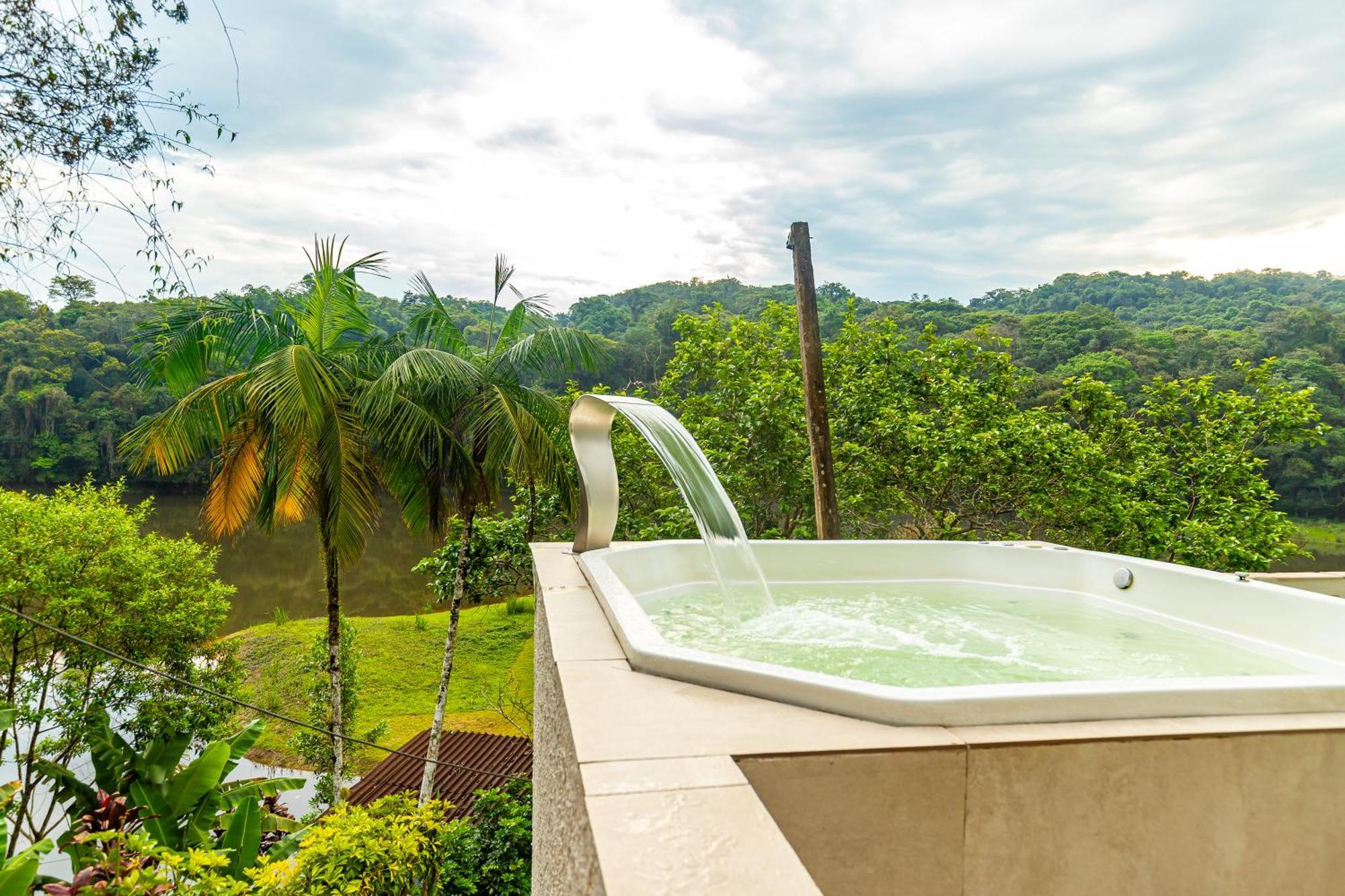 Holiday home Chacara Pe N'agua, 80 Km De Sp, Piscina E Aquecido *