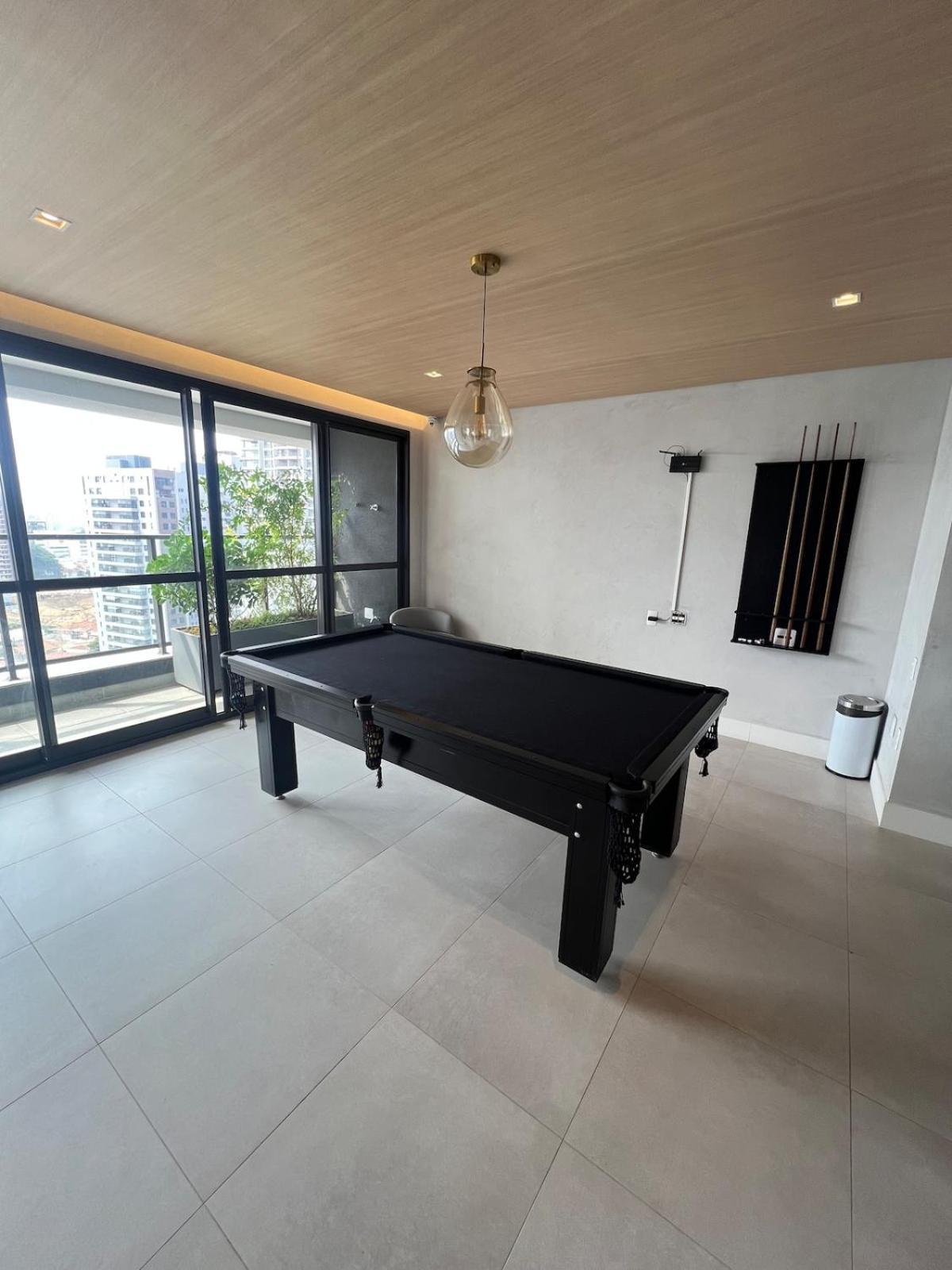 Apartment Espacoso Com Sofa-cama, 230m Do Metro