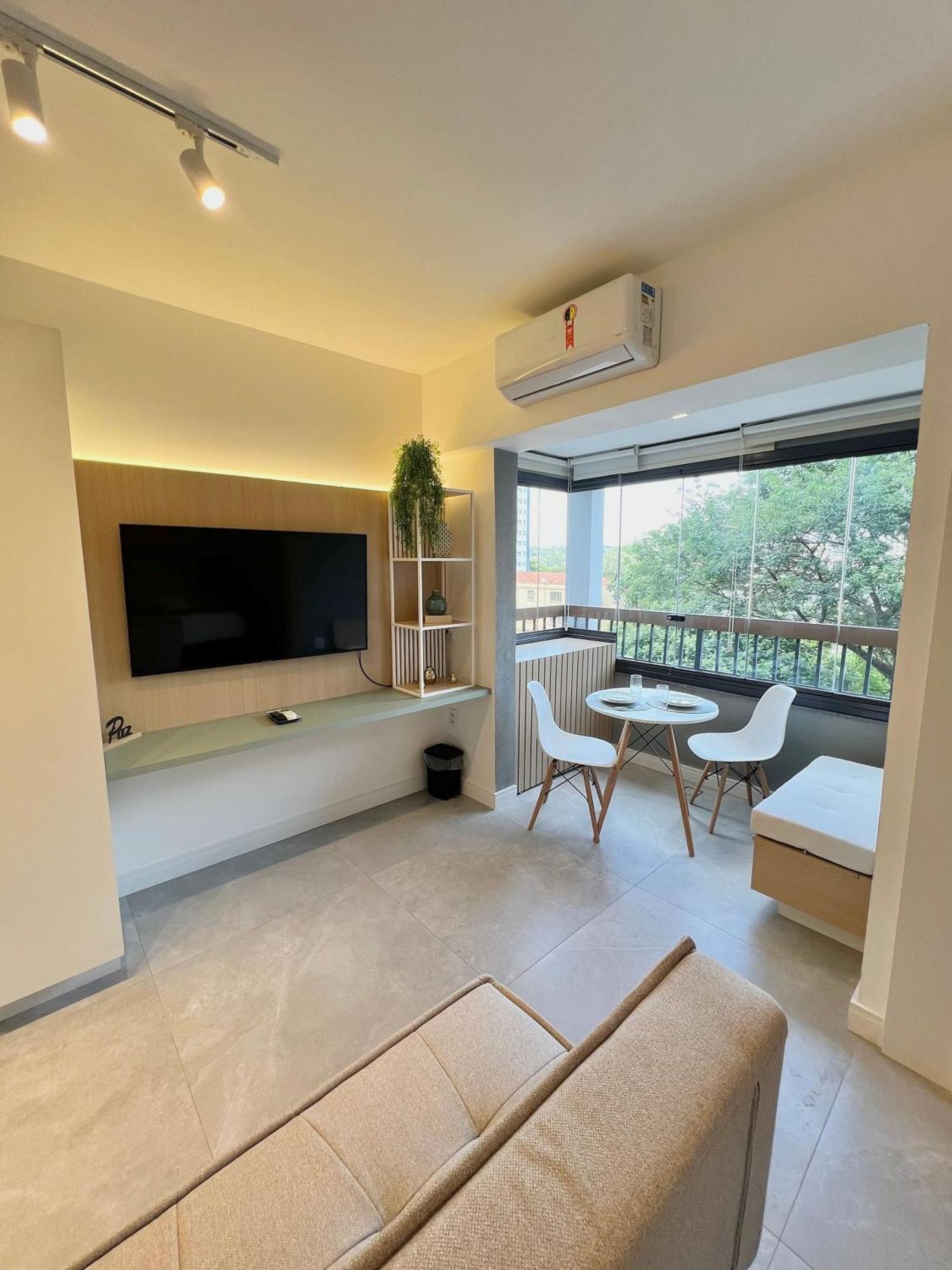 Uwin Brooklin Apartment