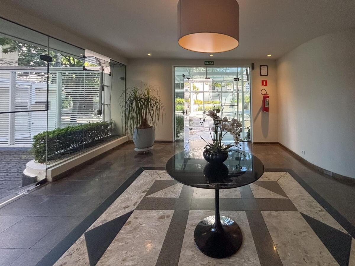 Flat Classic - No Coracao Do Itaim Bibi Apartment