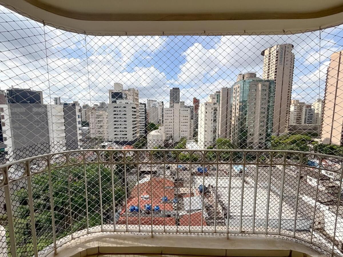 Flat Classic - No Coracao Do Itaim Bibi Apartment