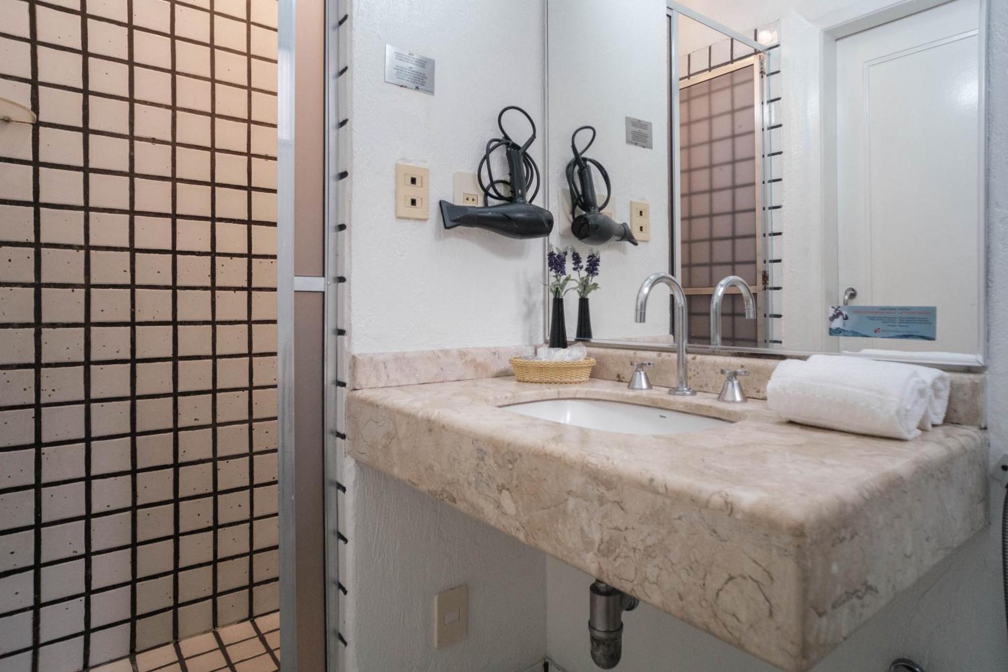 Khách sạn Normandie 4*