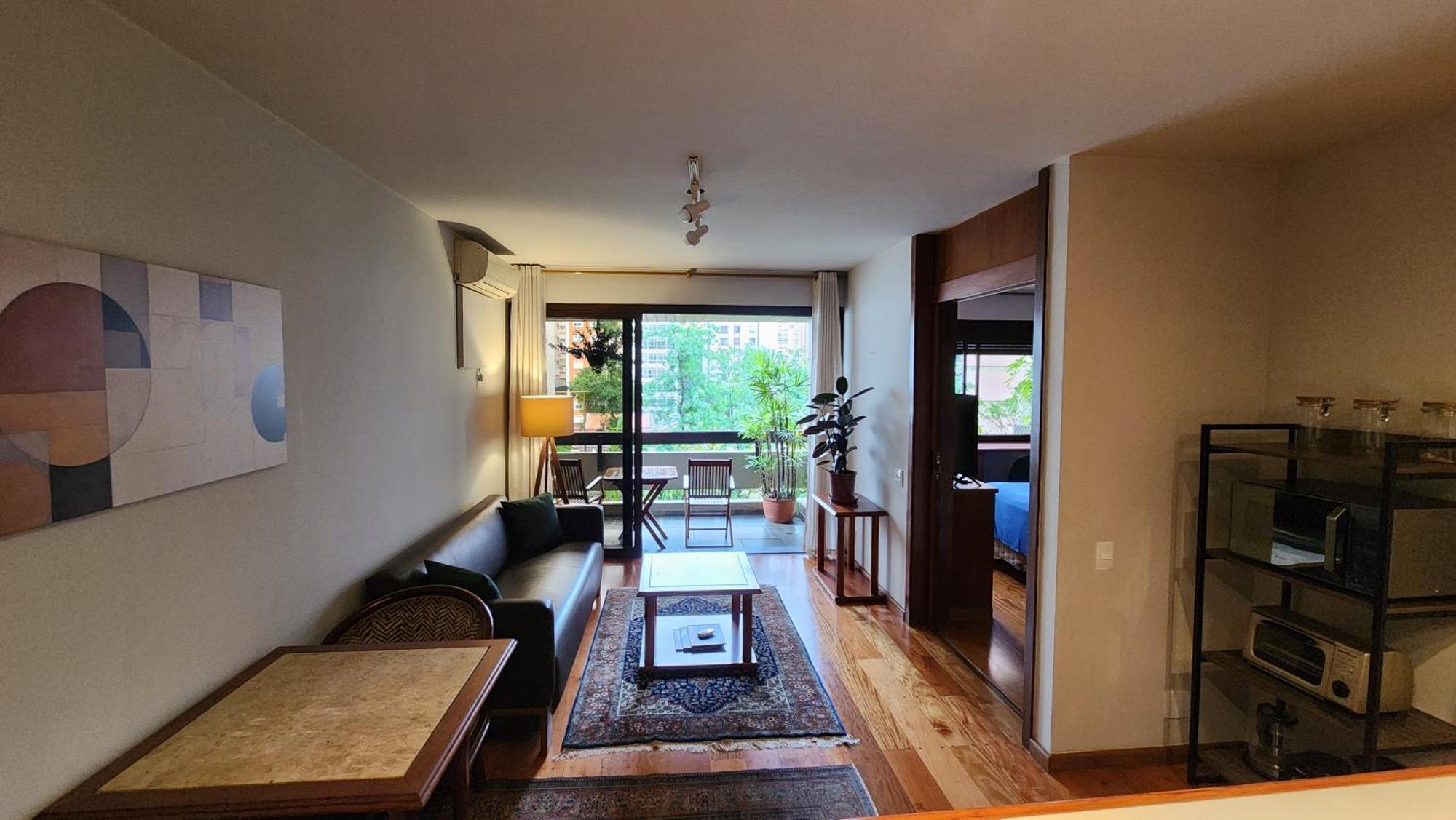 Lorena - Cozy Flat With Balcony Apartamento *