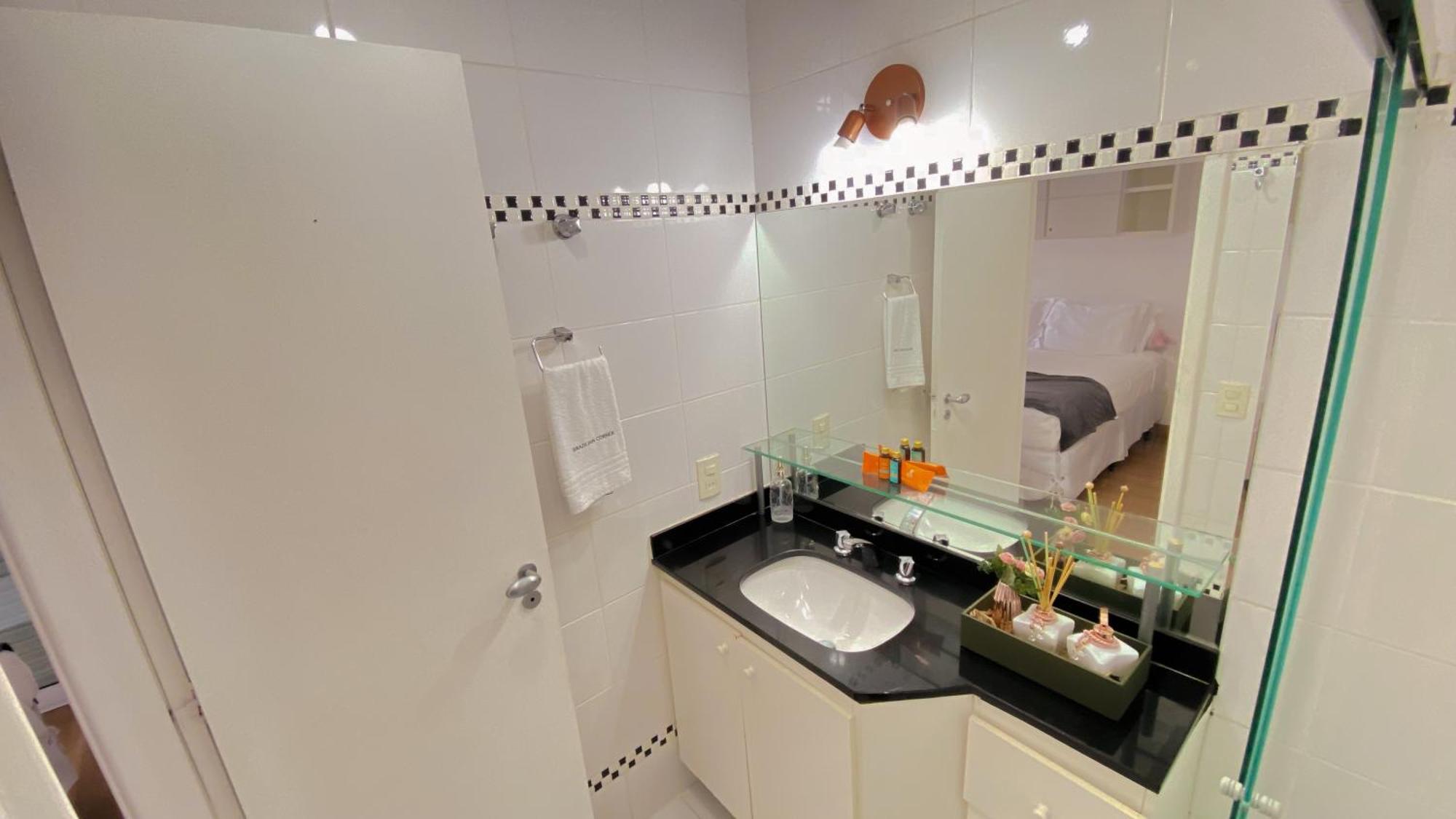 Jacuzzi, Ac, Vaga, Olimpia | Brazilian Corner Apartment Sao Paulo