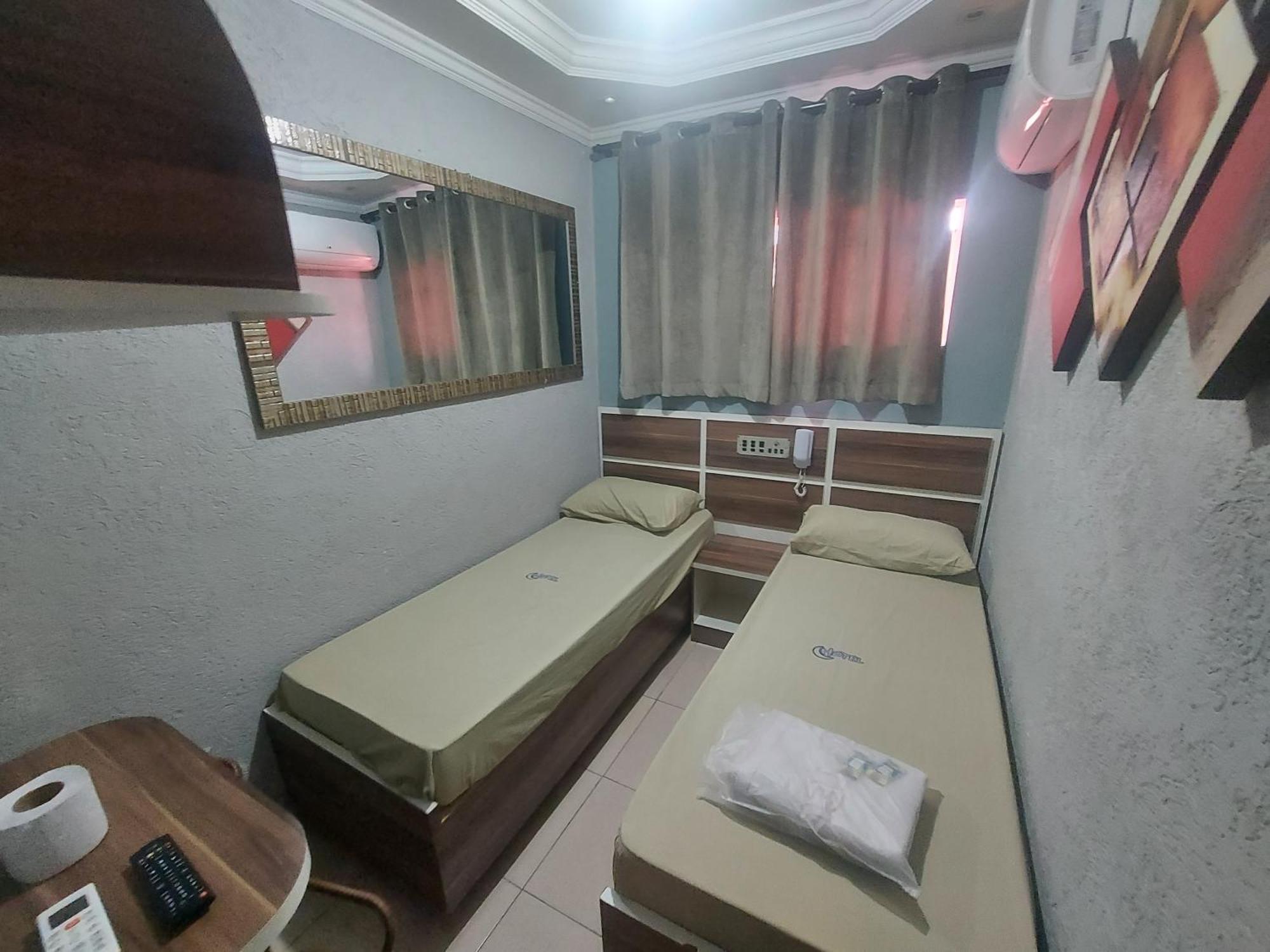 Hotel Luar *