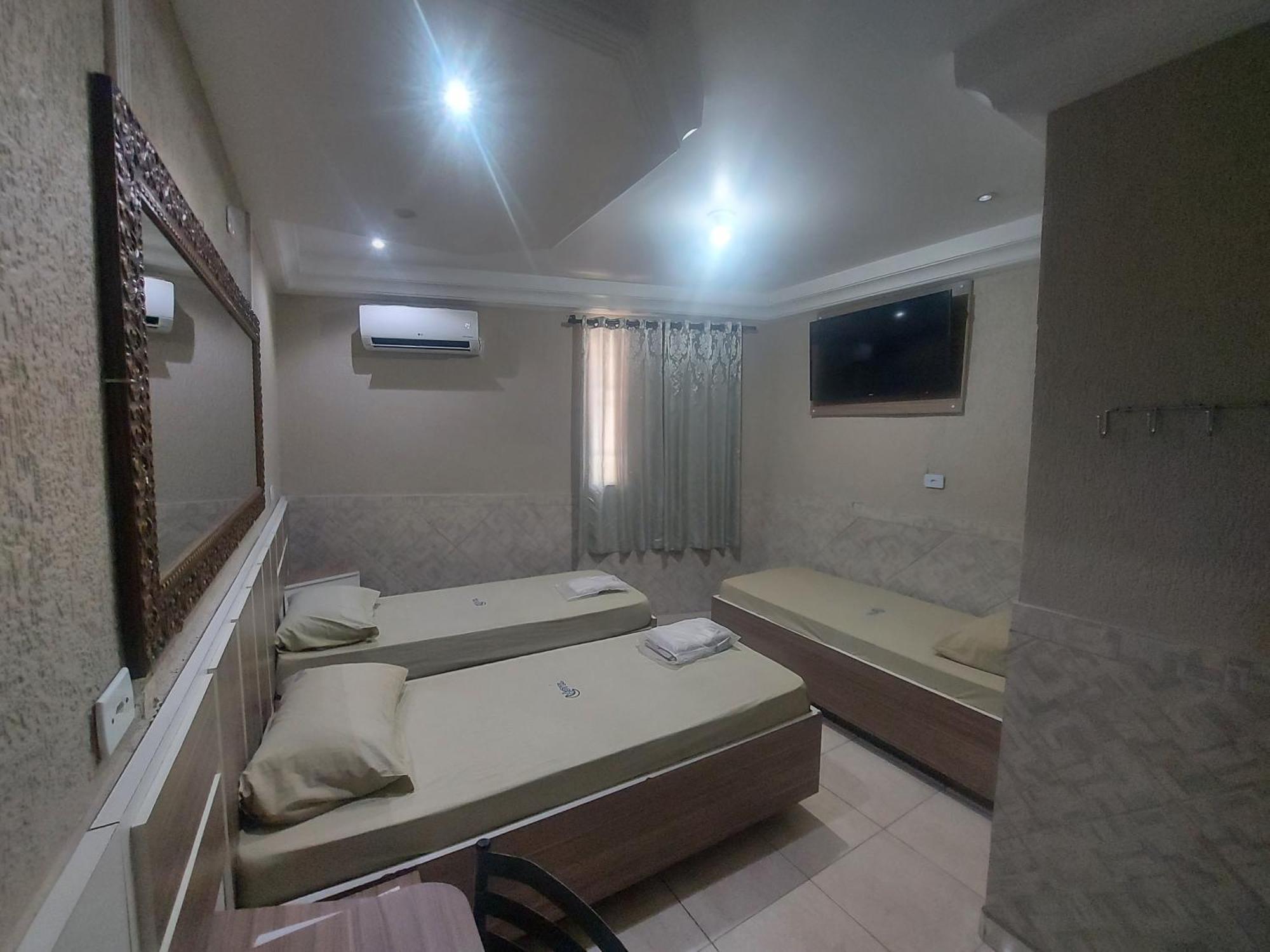 Hotel Luar *