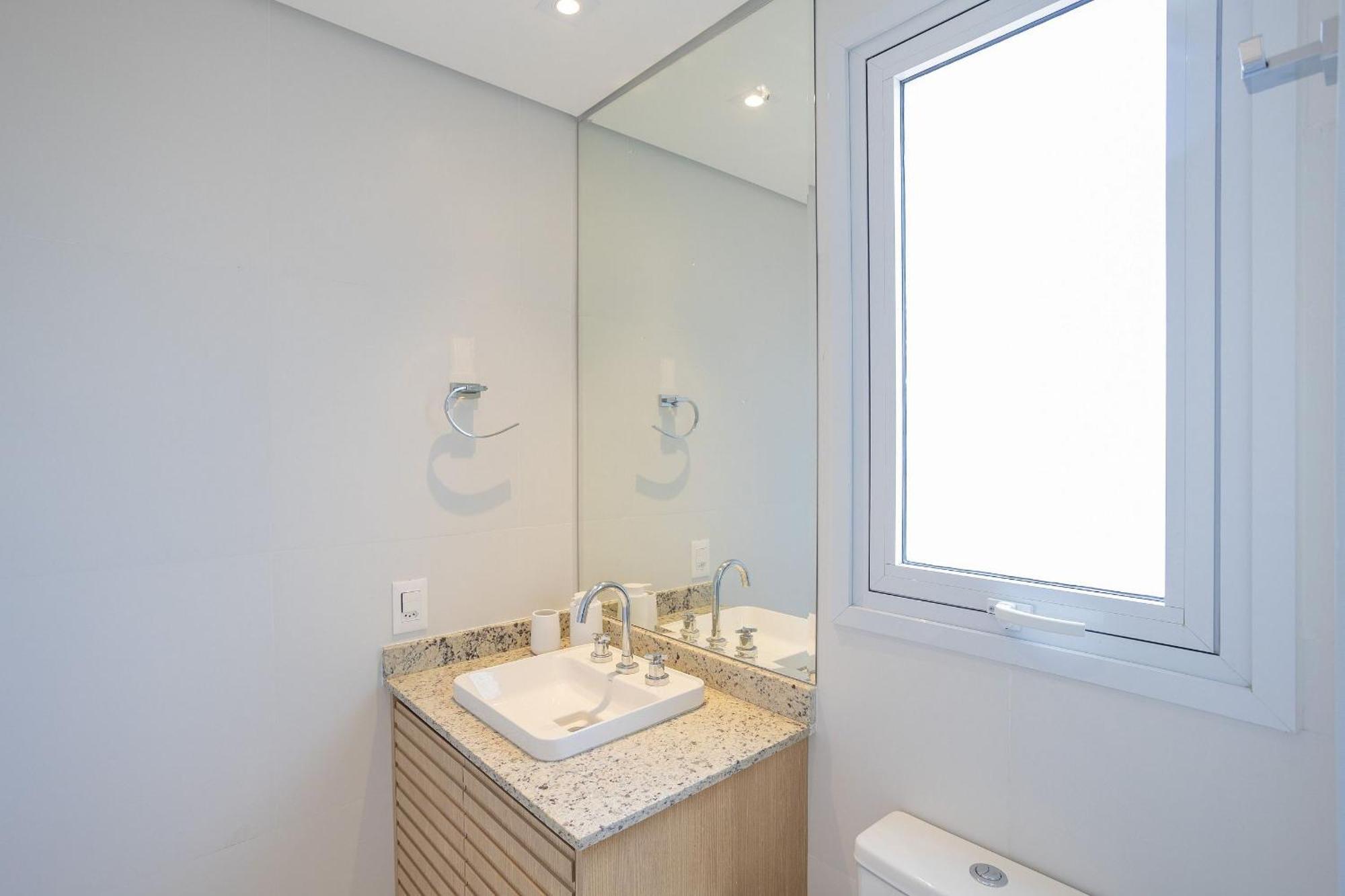 Extension Berrini Apartemen *
