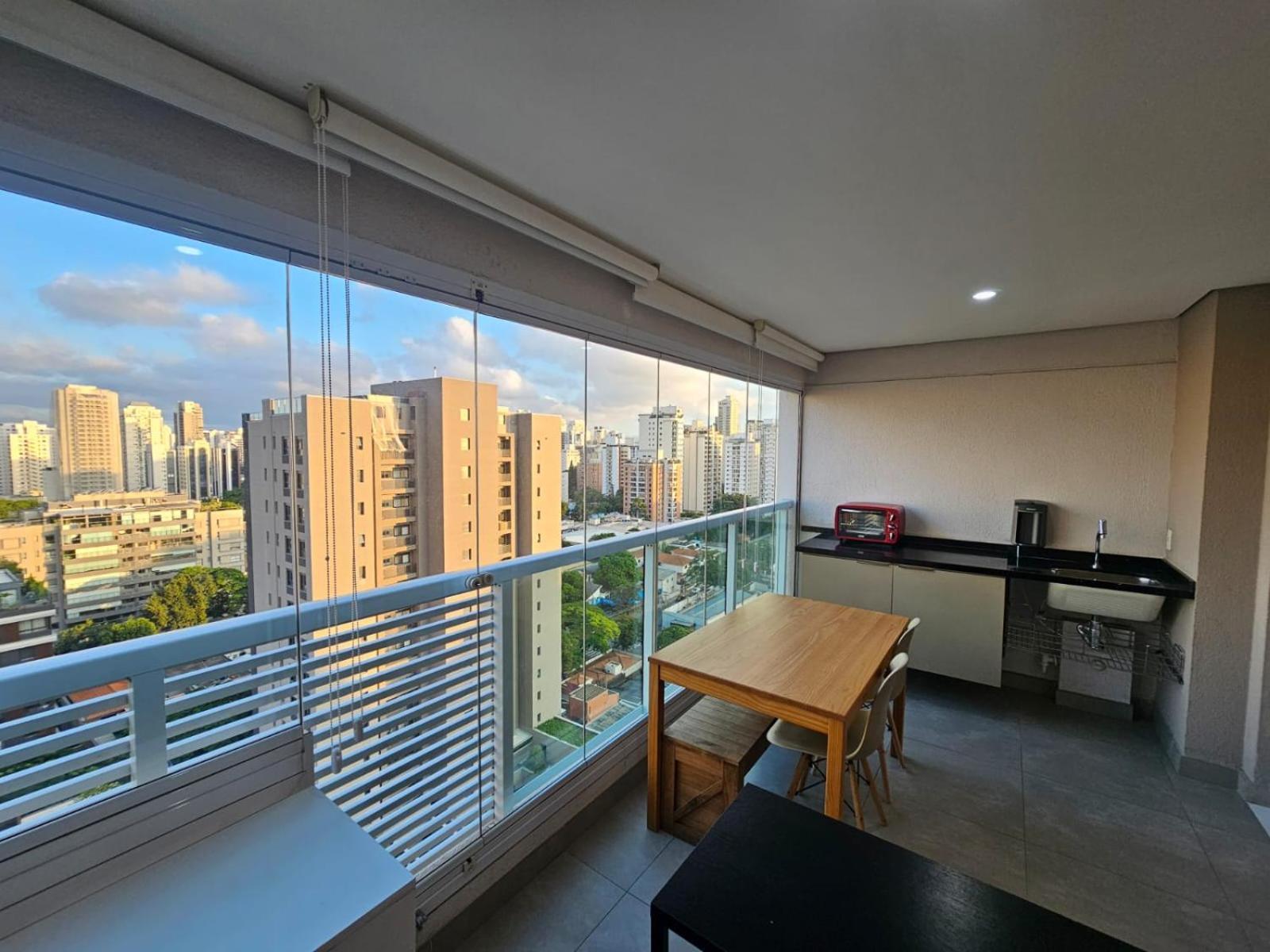 Espacoso Com Varanda - Brooklin Daire *