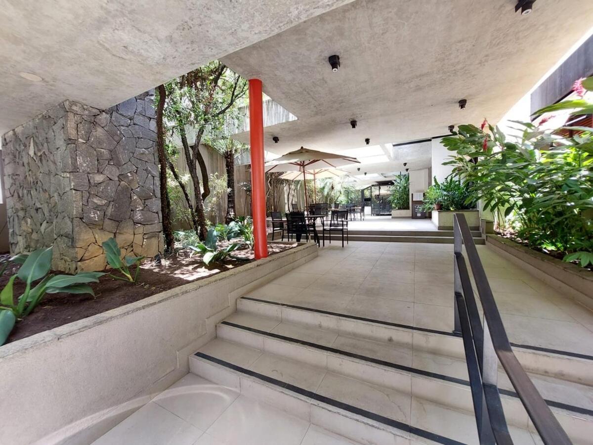 Poeta Drummond, Jardins! Apartment