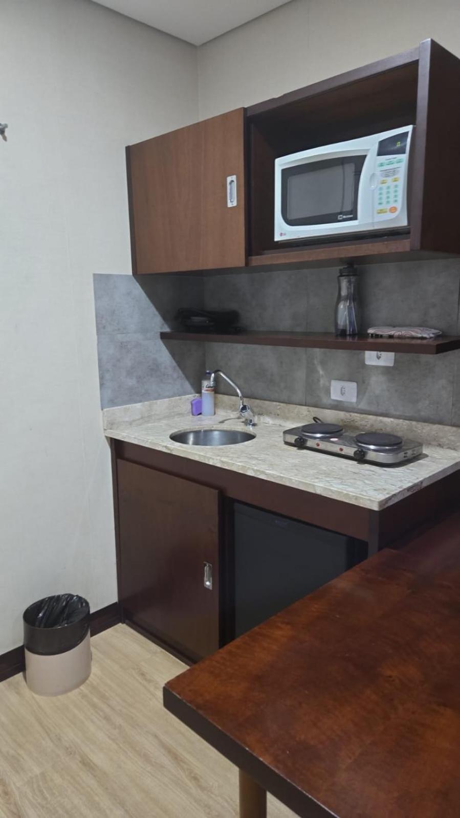 Unique 15min Cons Apartment