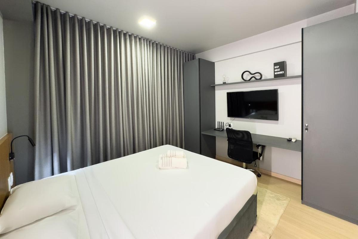 Pi1201 I Estiloso E Vibrante Ao Lado Metro Faria Lima Apartment