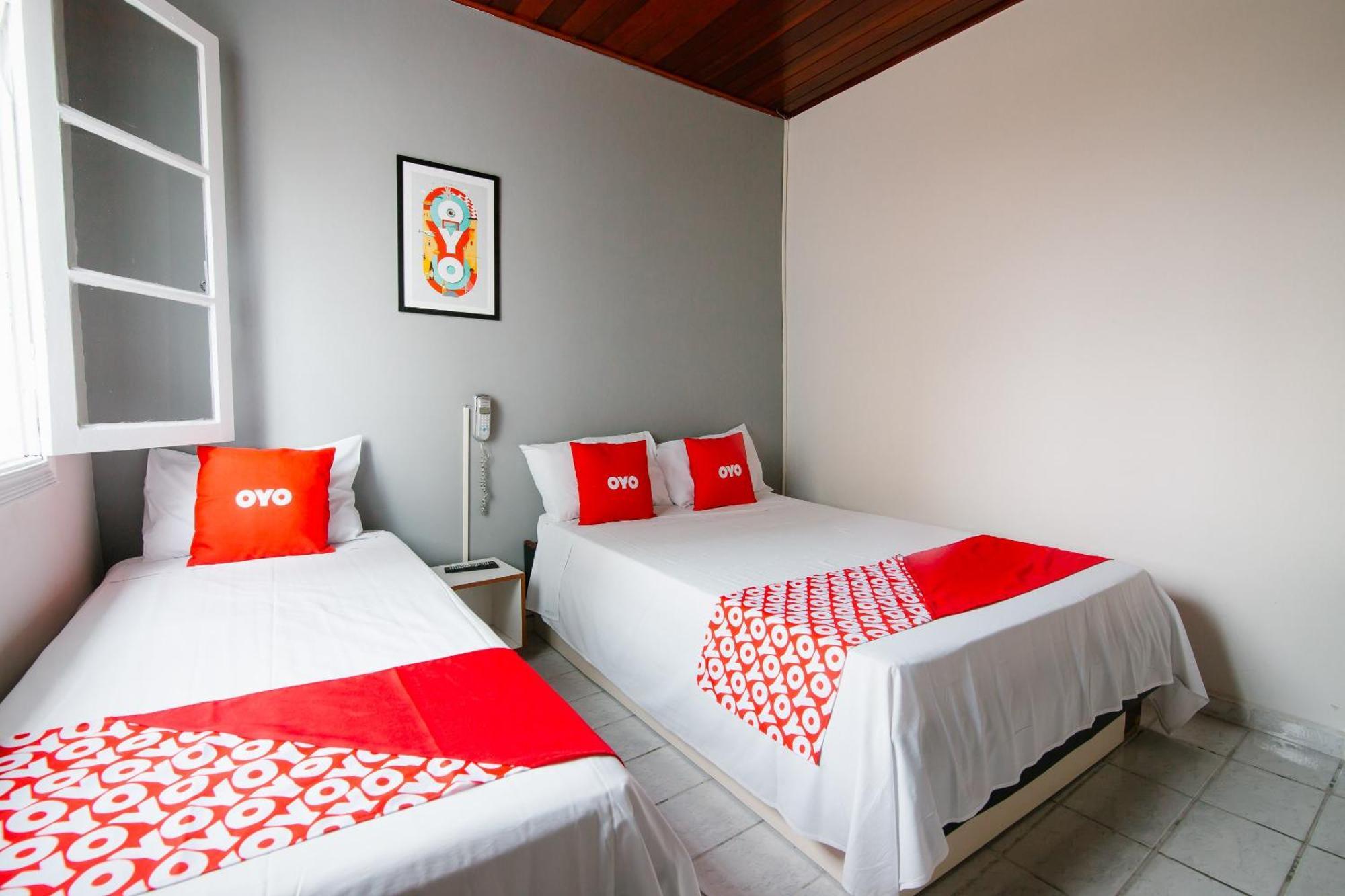 Hotel Oyo Castro Alves,