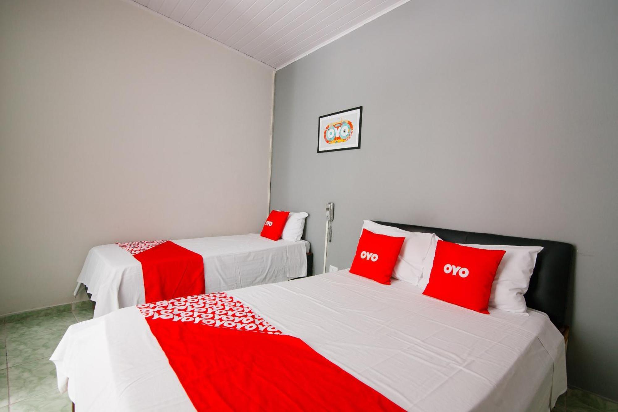 Hotel Oyo Castro Alves, 3*