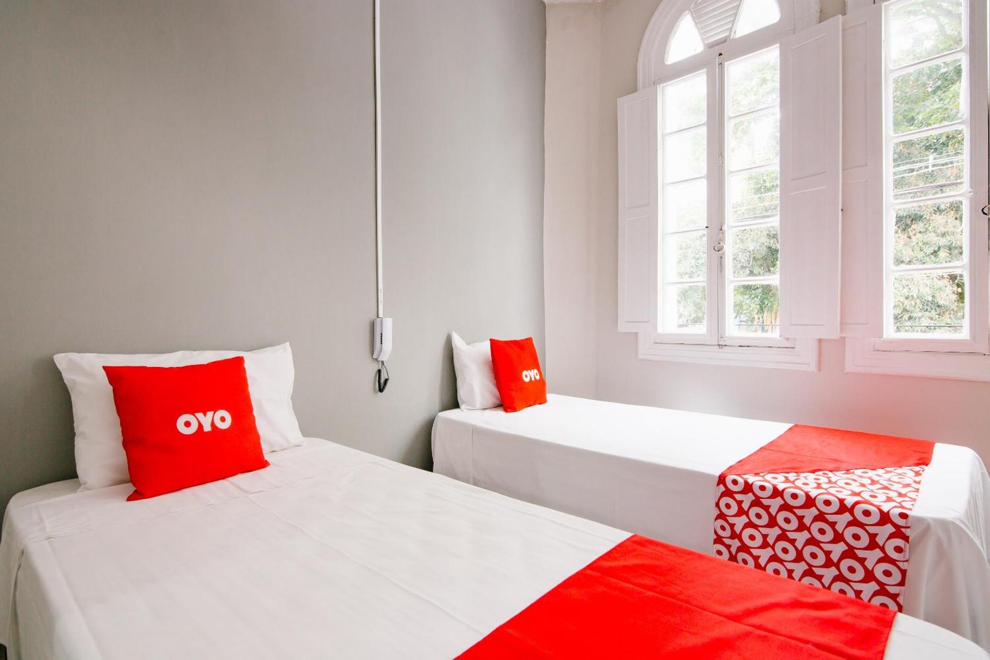 Hotel Oyo Castro Alves, 3*