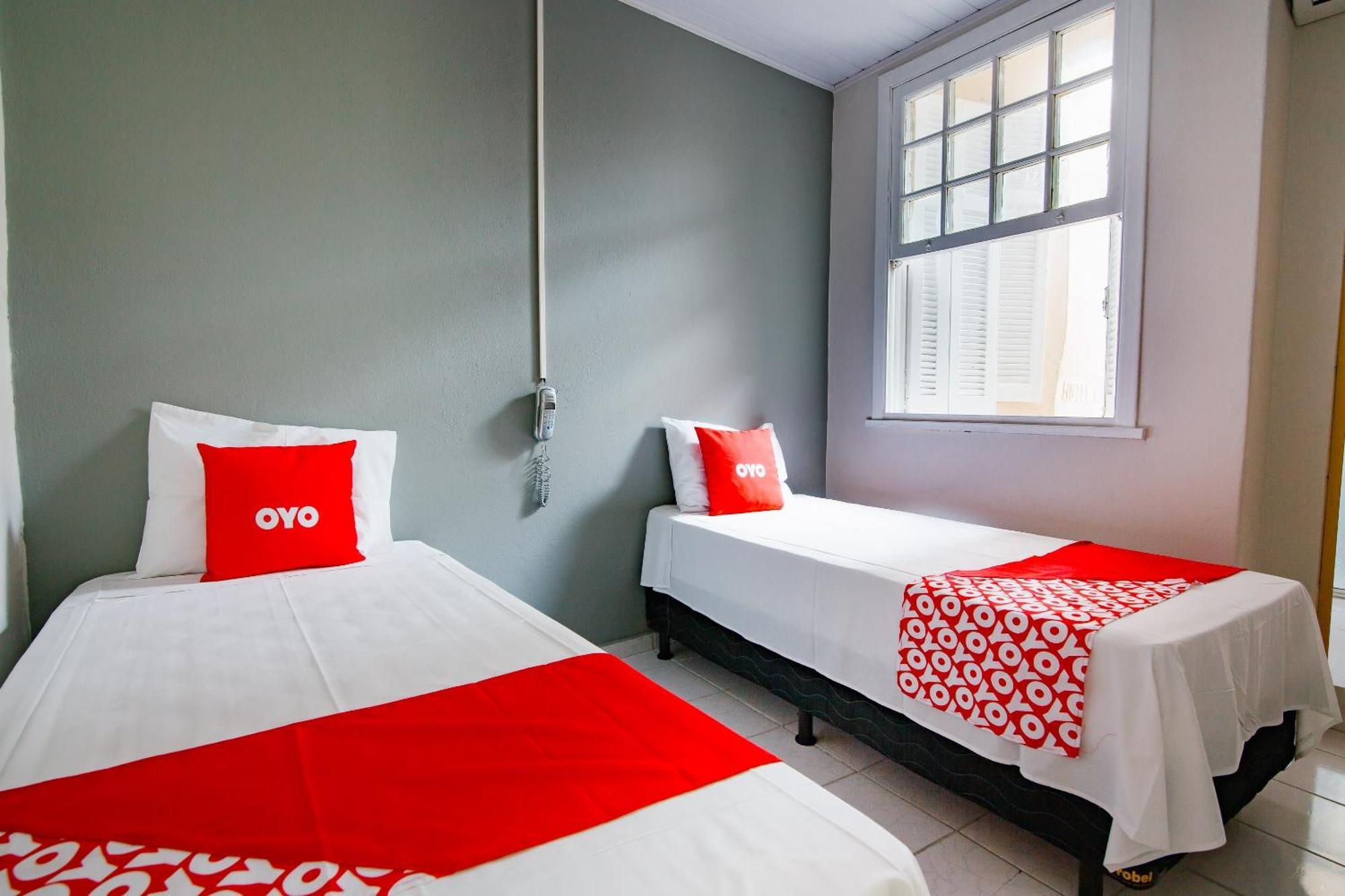Oyo Castro Alves, Hotel